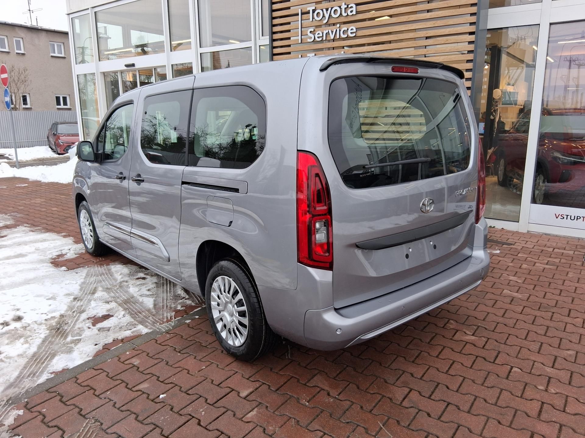 Toyota Proace City Verso, 1,5 D 8AT 130K BUSINESS - fotka 4
