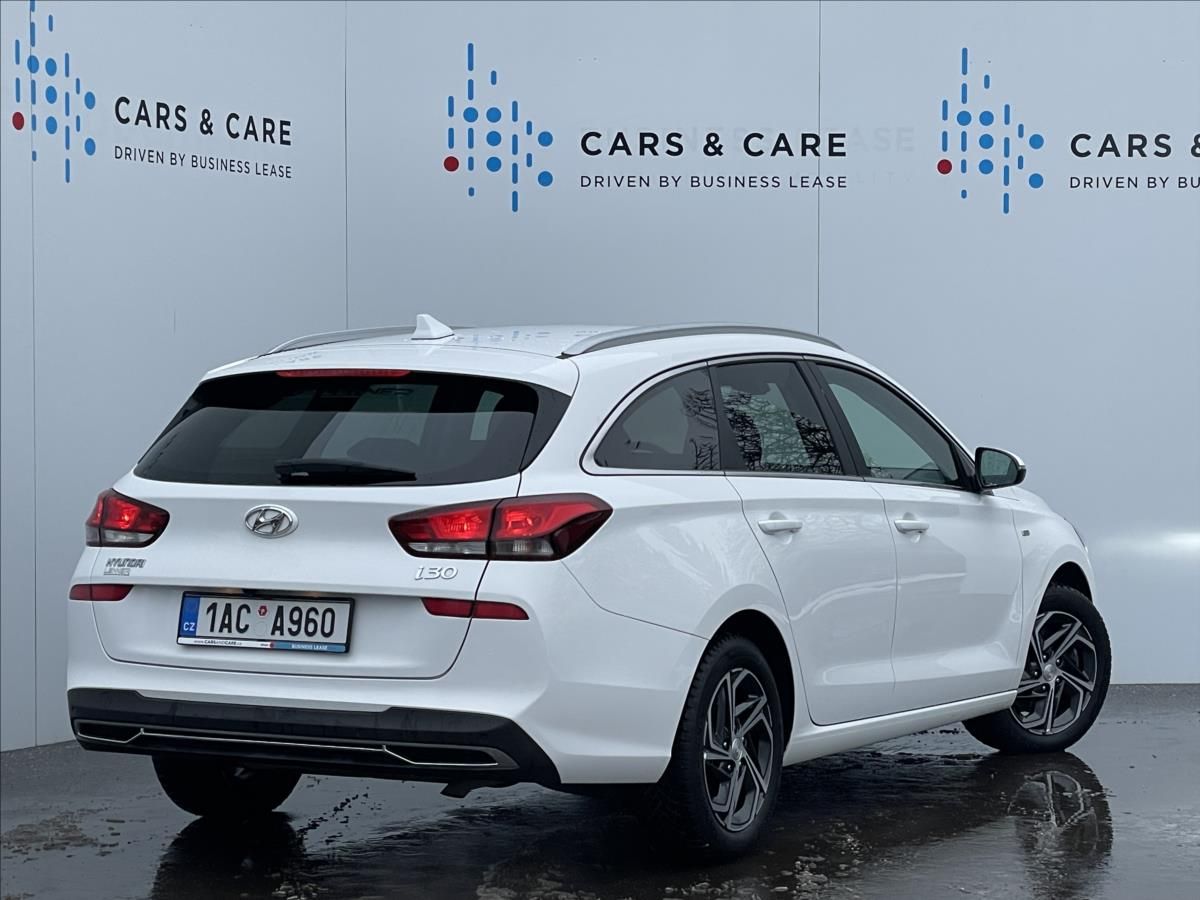 Hyundai i30, 1,5 T-GDI Combi Smart - fotka 3
