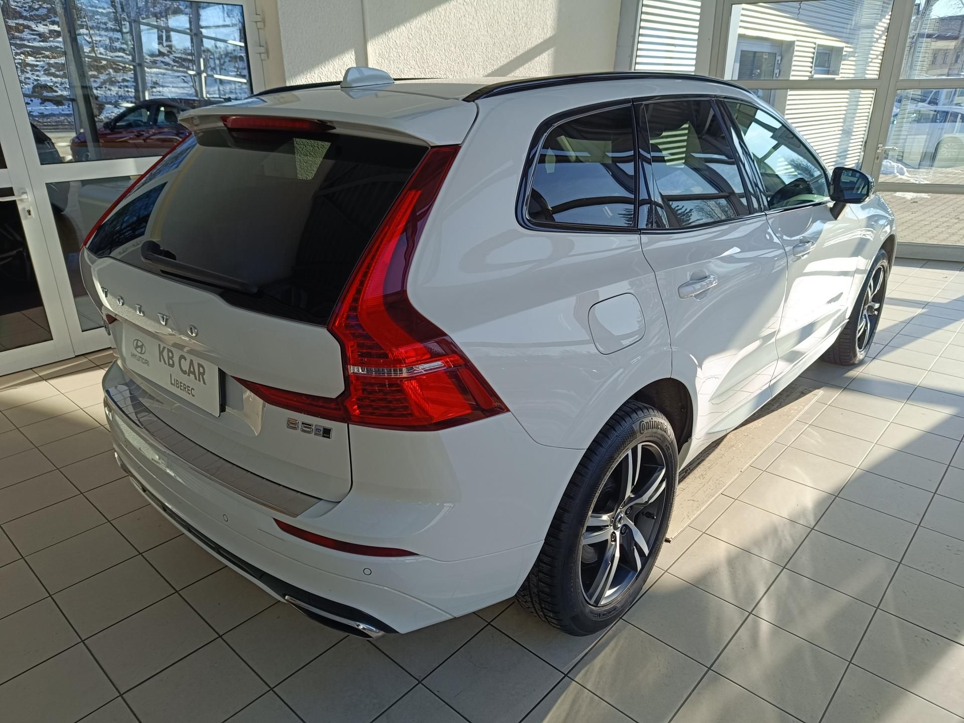 Volvo XC60, 2.0 B5 AWD 173kW R-Design AT - fotka 4