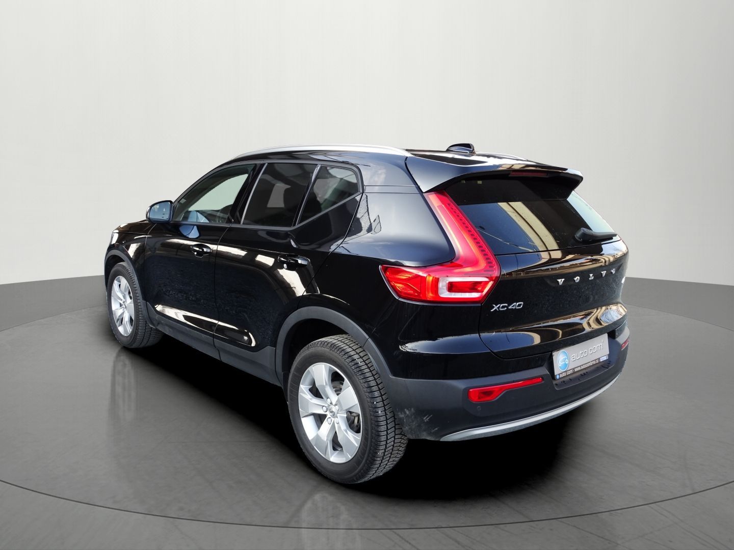 Volvo XC40, D3 A/T Virtual CarPlay Kamera - fotka 3