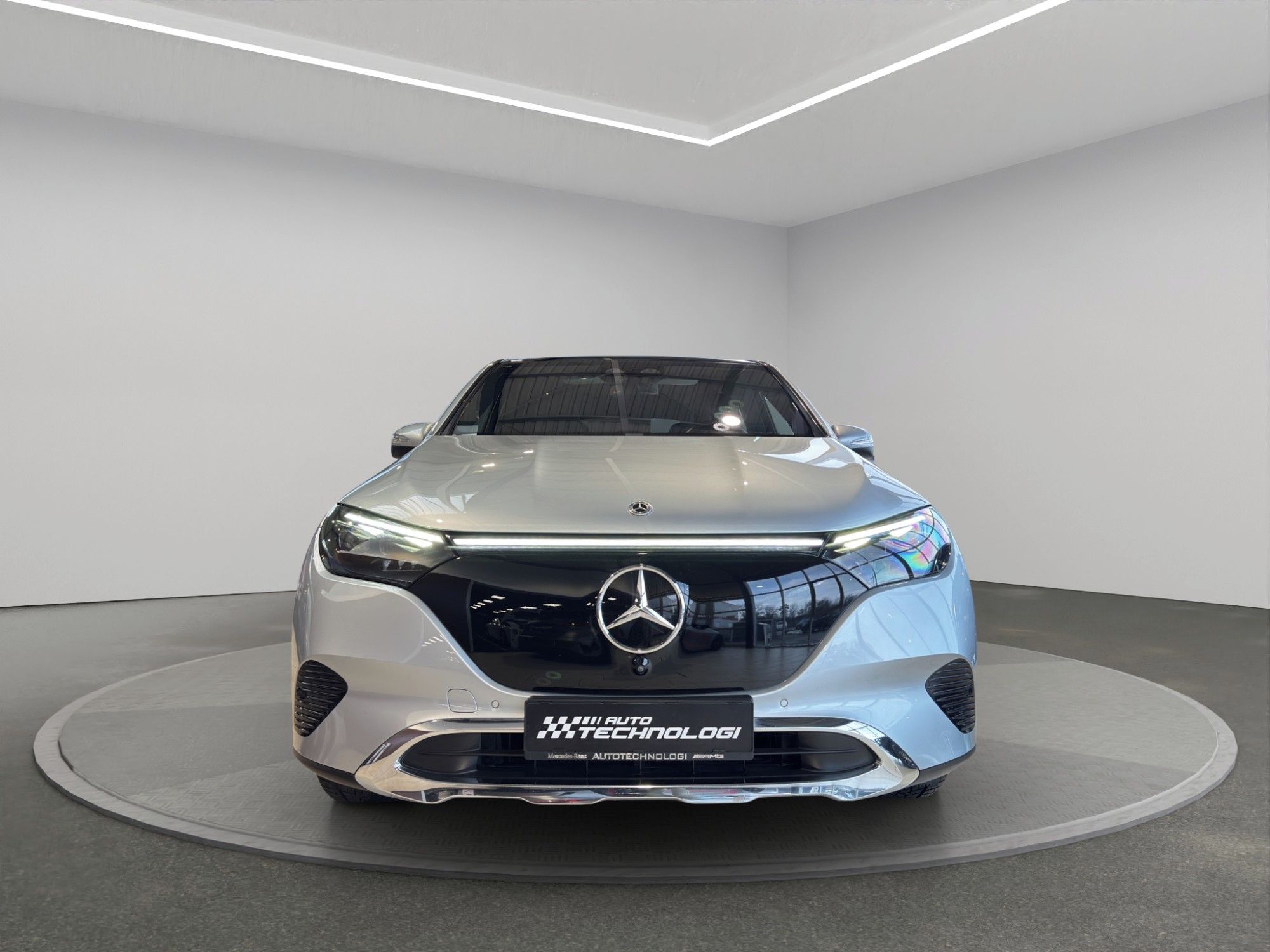 Mercedes-Benz EQE, 350+ - fotka 2