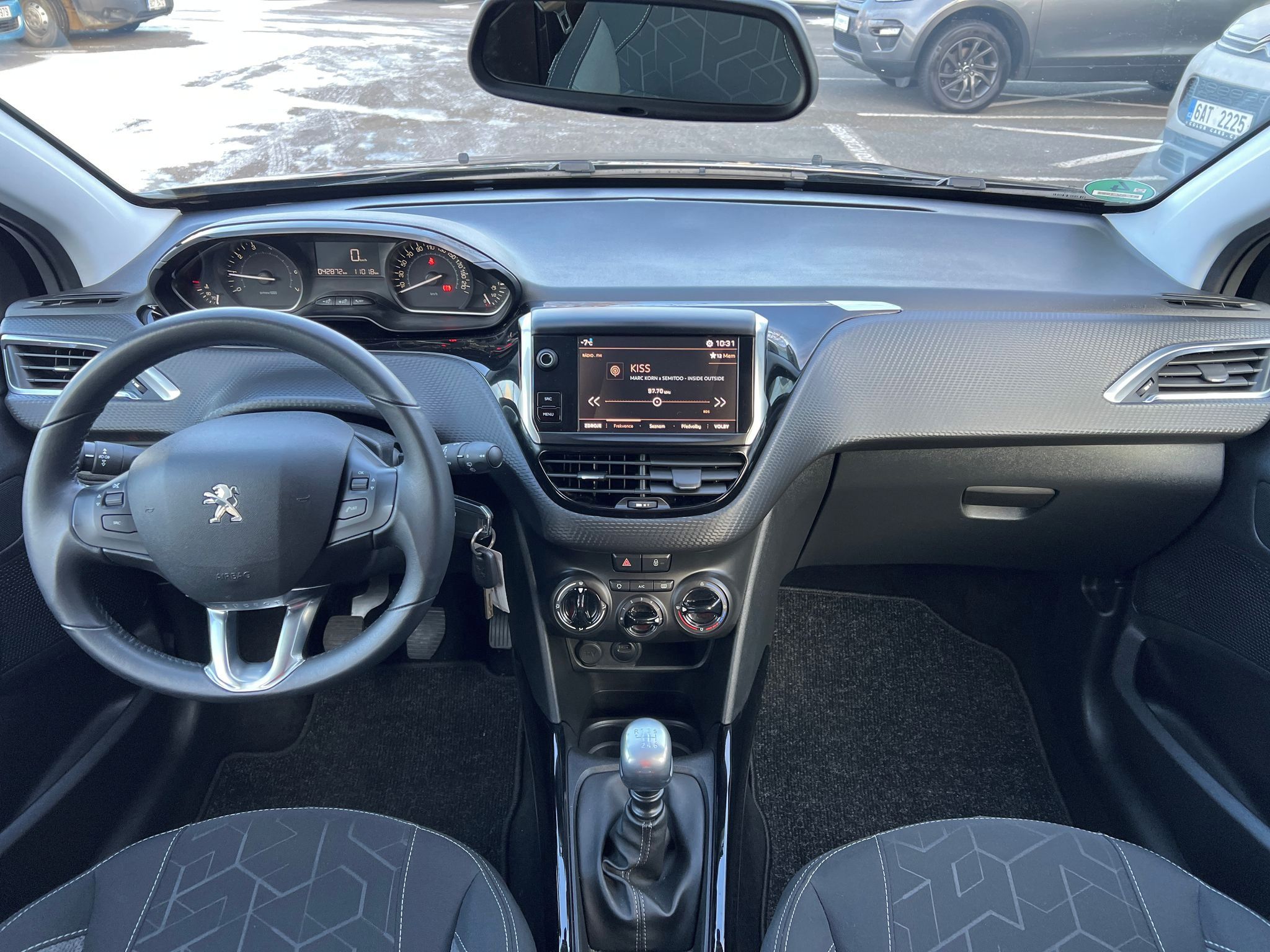 Peugeot 2008, 1.2 110k ZÁRUKA SERVIS VÝHŘ SE - fotka 3