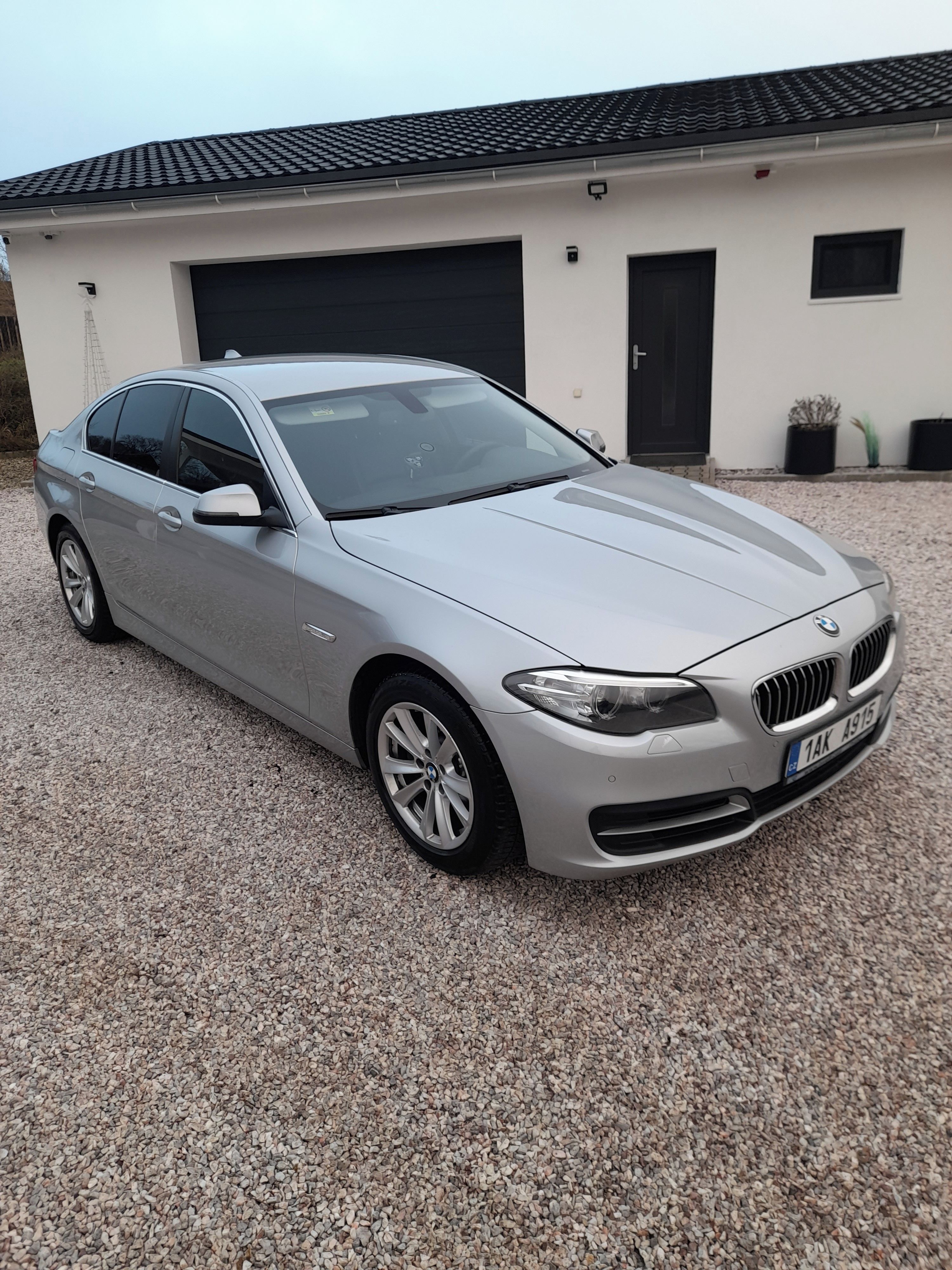 BMW Řada 5, BMW řady 5 520d XDRIVE CZ