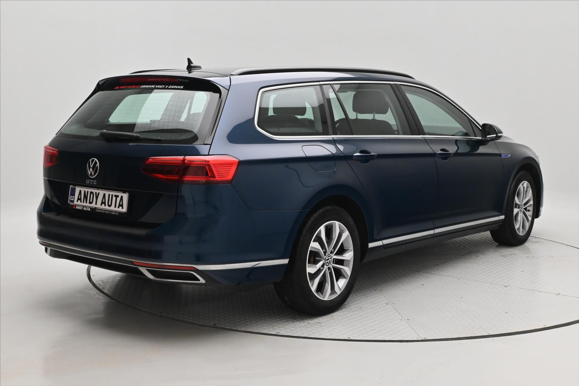 Volkswagen Passat, 1,4 GTE 160 KW DSG Business Zá - fotka 5