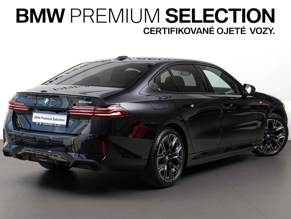 BMW Řada 5, 550e xDrive - fotka 5