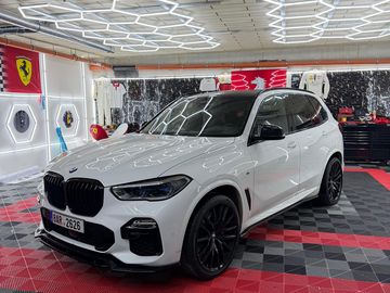 BMW X5 M50d