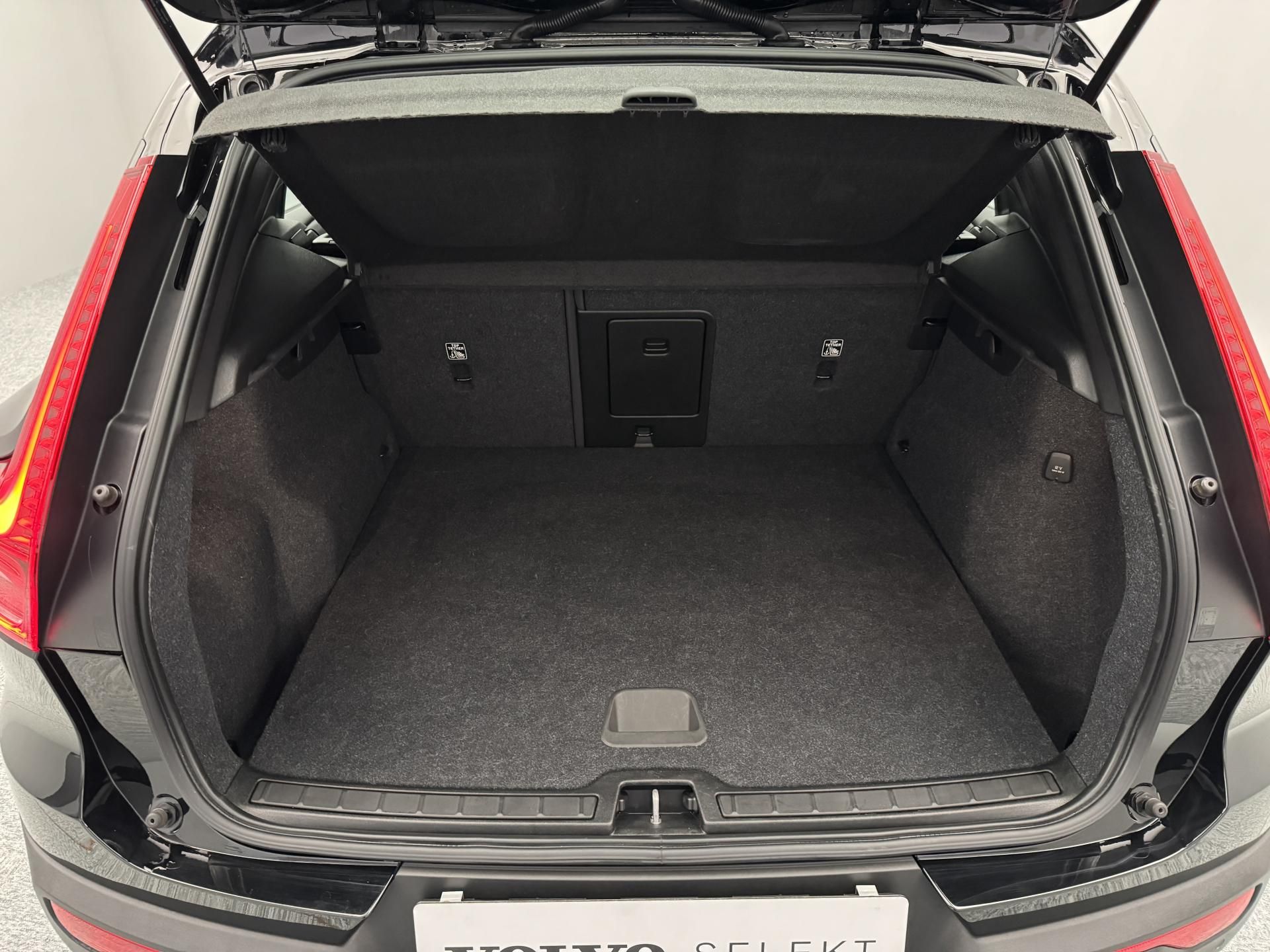 Volvo XC40, T3 MOMENTUM CZ 1.maj - fotka 5