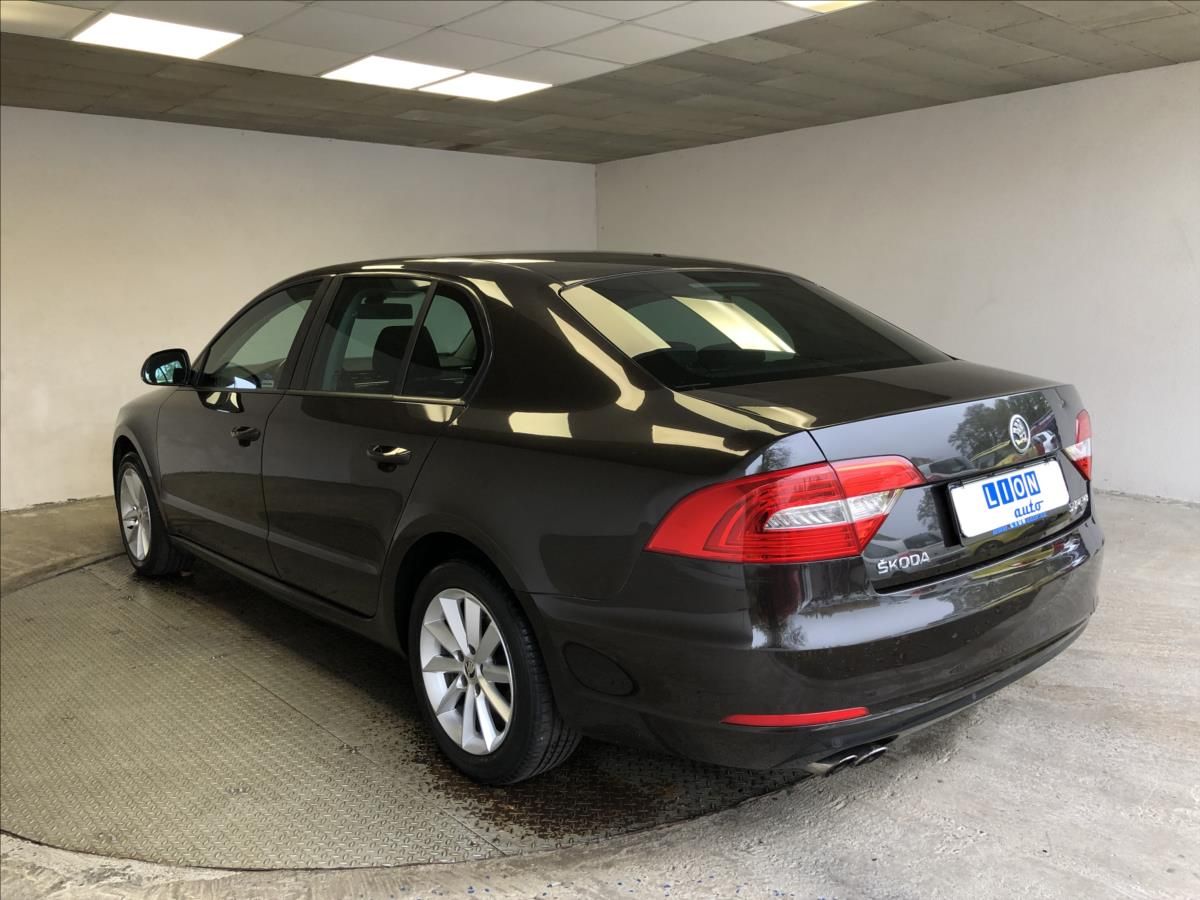 Škoda Superb, 2,0 TDI CR DPF 103kW Active - fotka 5