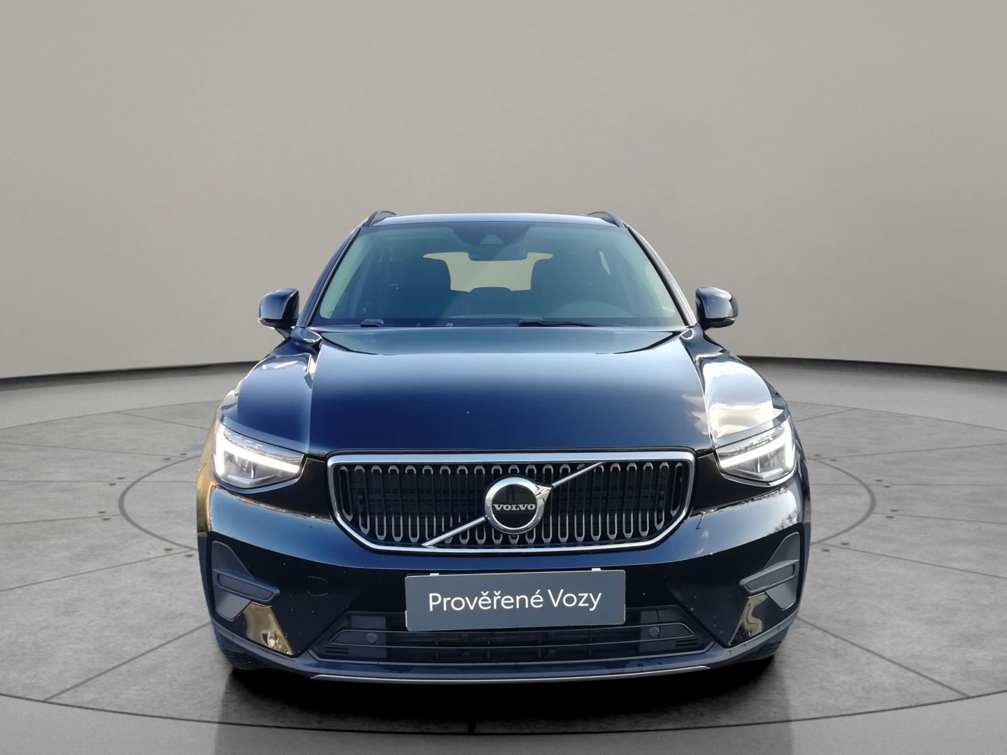 Volvo XC40, T2 1,5 FWD Essential 95 kW - fotka 4