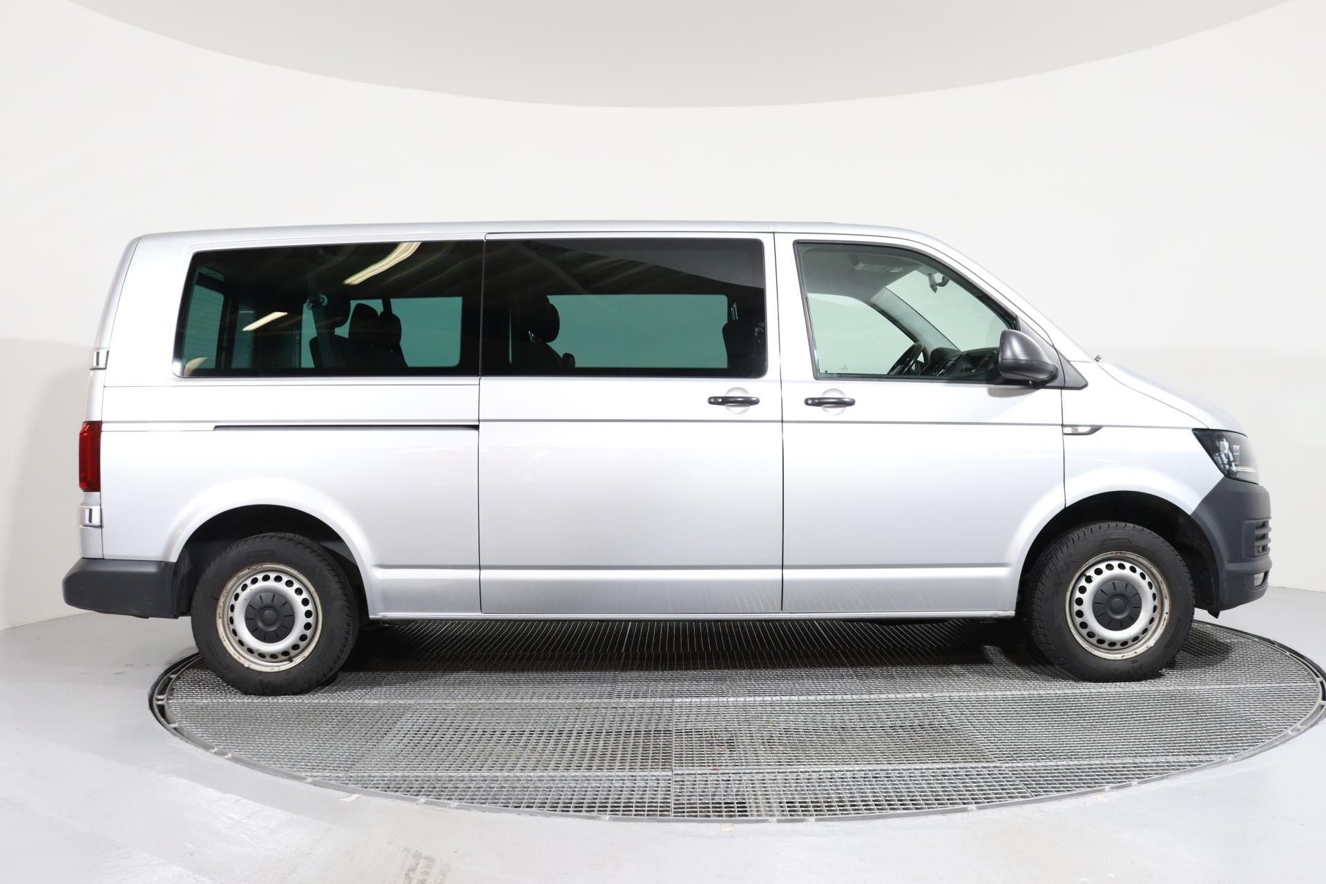 Volkswagen Transporter, T6 Kombi 2,0 TDI 4MOT DSG/ 8MÍ - fotka 3