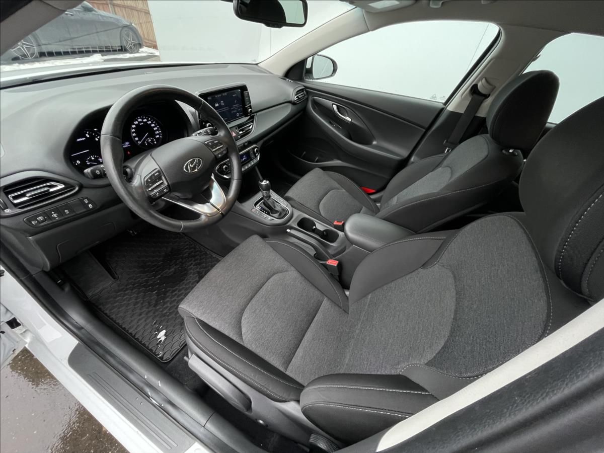 Hyundai i30, 1,5 T-GDI Combi Smart - fotka 5