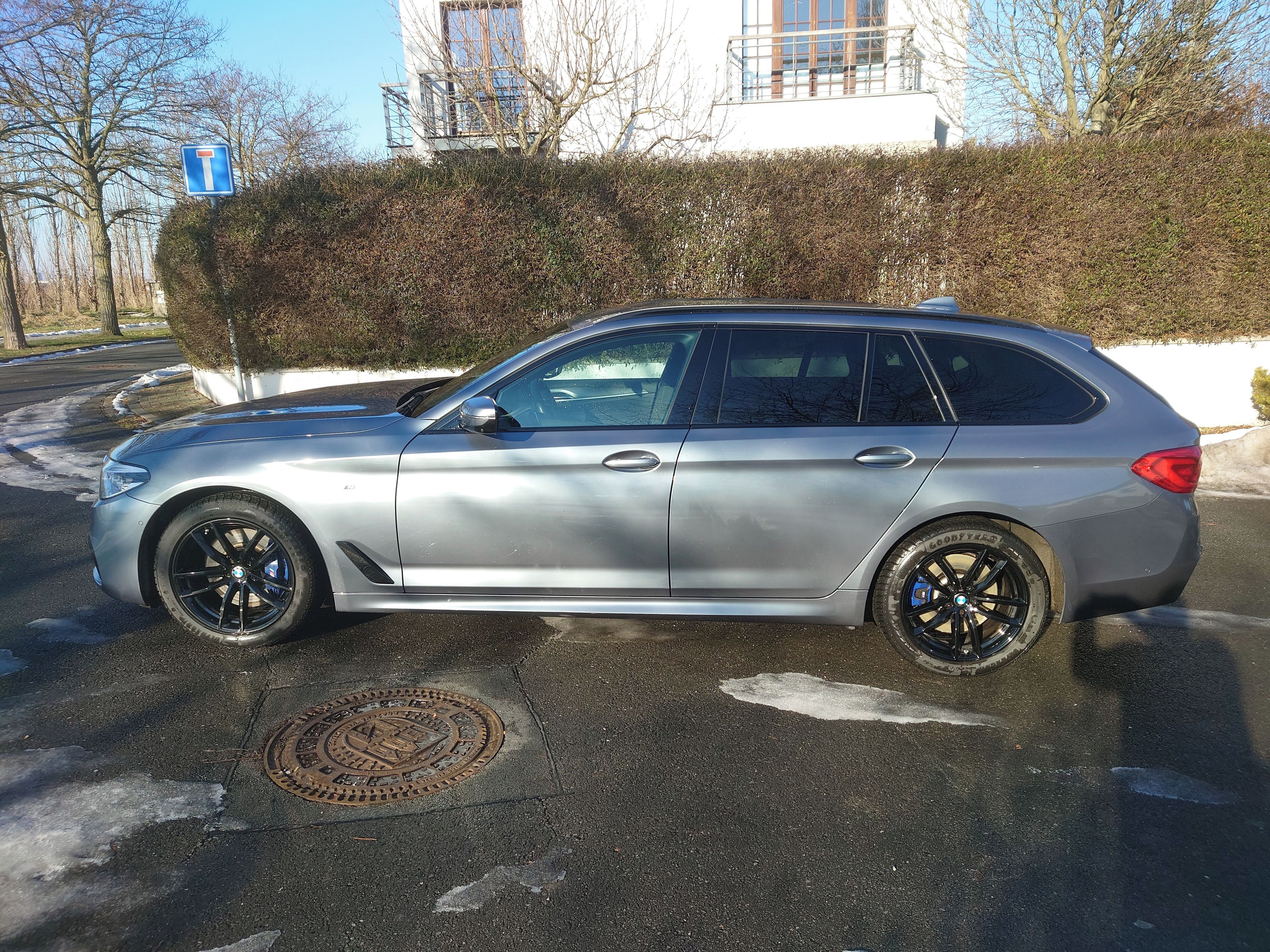 BMW Řada 5, 530d xDrive Touring Mpacket - fotka 6
