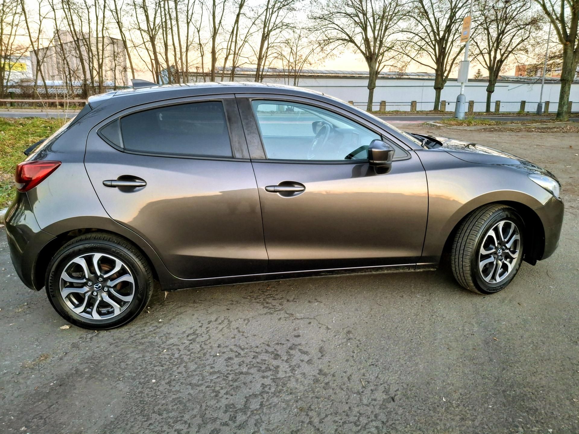 Mazda 2, 1.5 benzin 66 kw - fotka 3