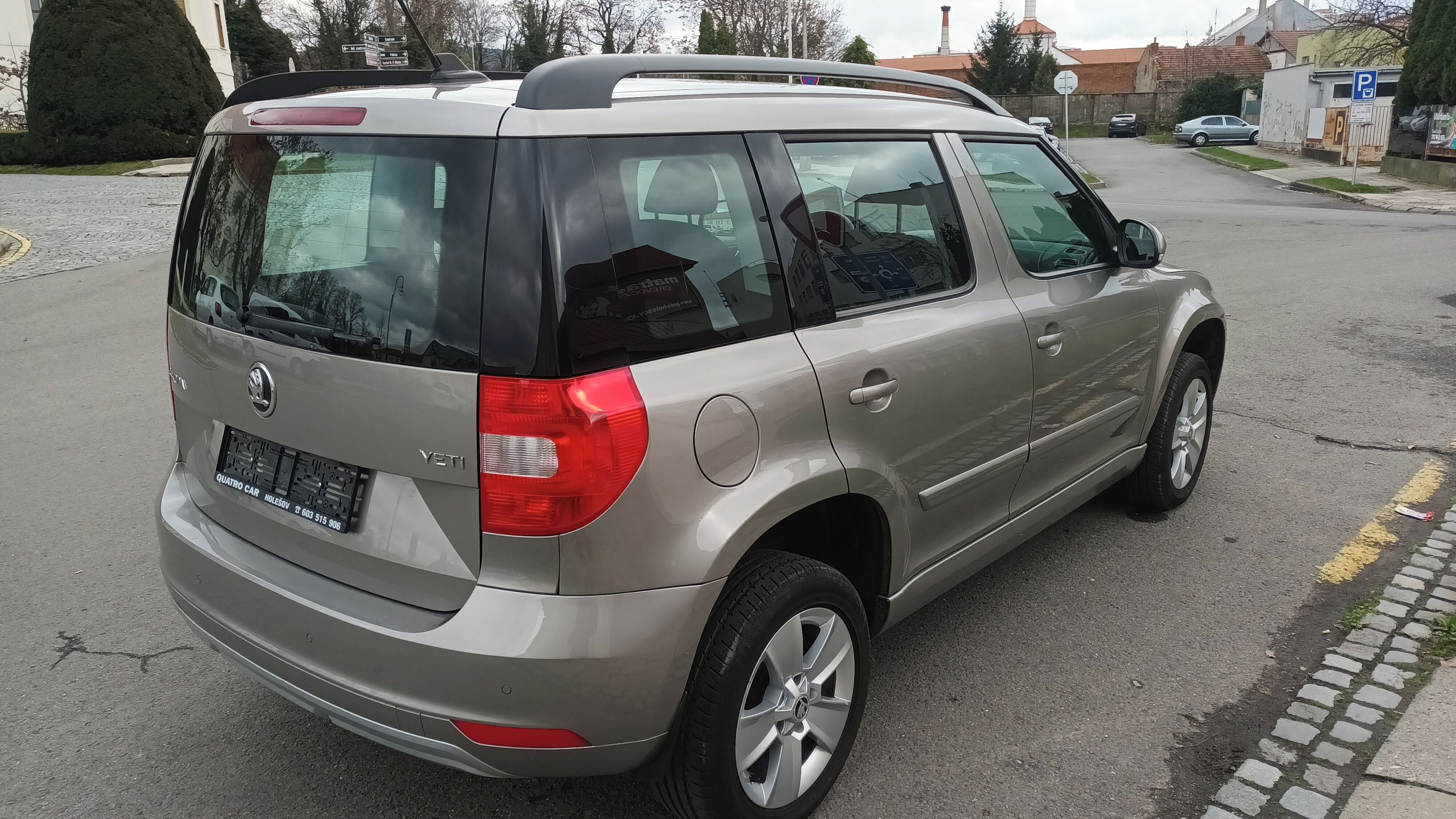 Škoda Yeti, 1,4TSI 90kW DSG AMBIENTE - fotka 3