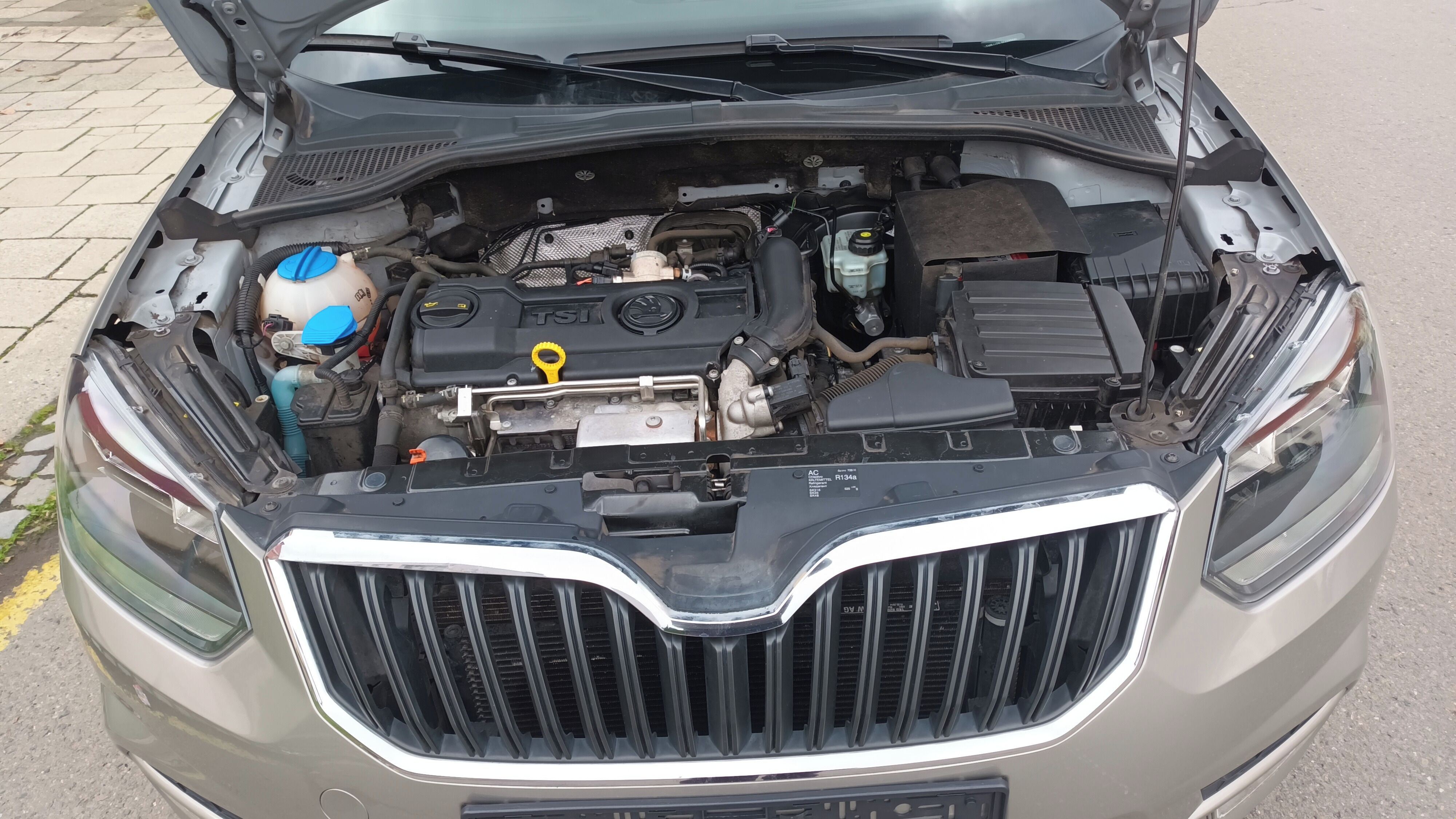 Škoda Yeti, 1,4TSI 90kW DSG AMBIENTE - fotka 4