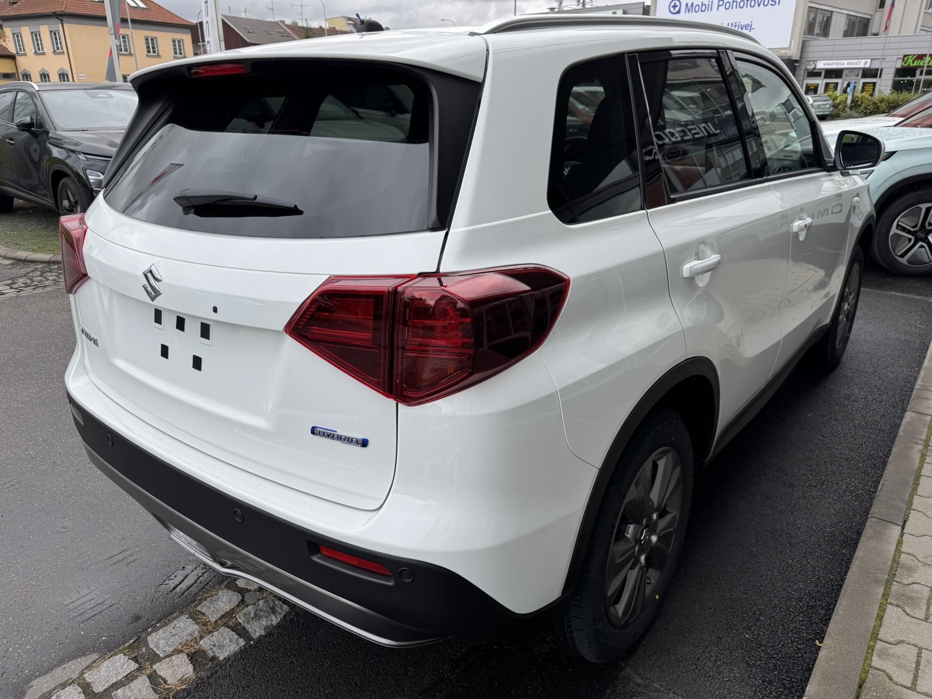 Suzuki Vitara, 1,4 Premium AT Hybrid - fotka 3