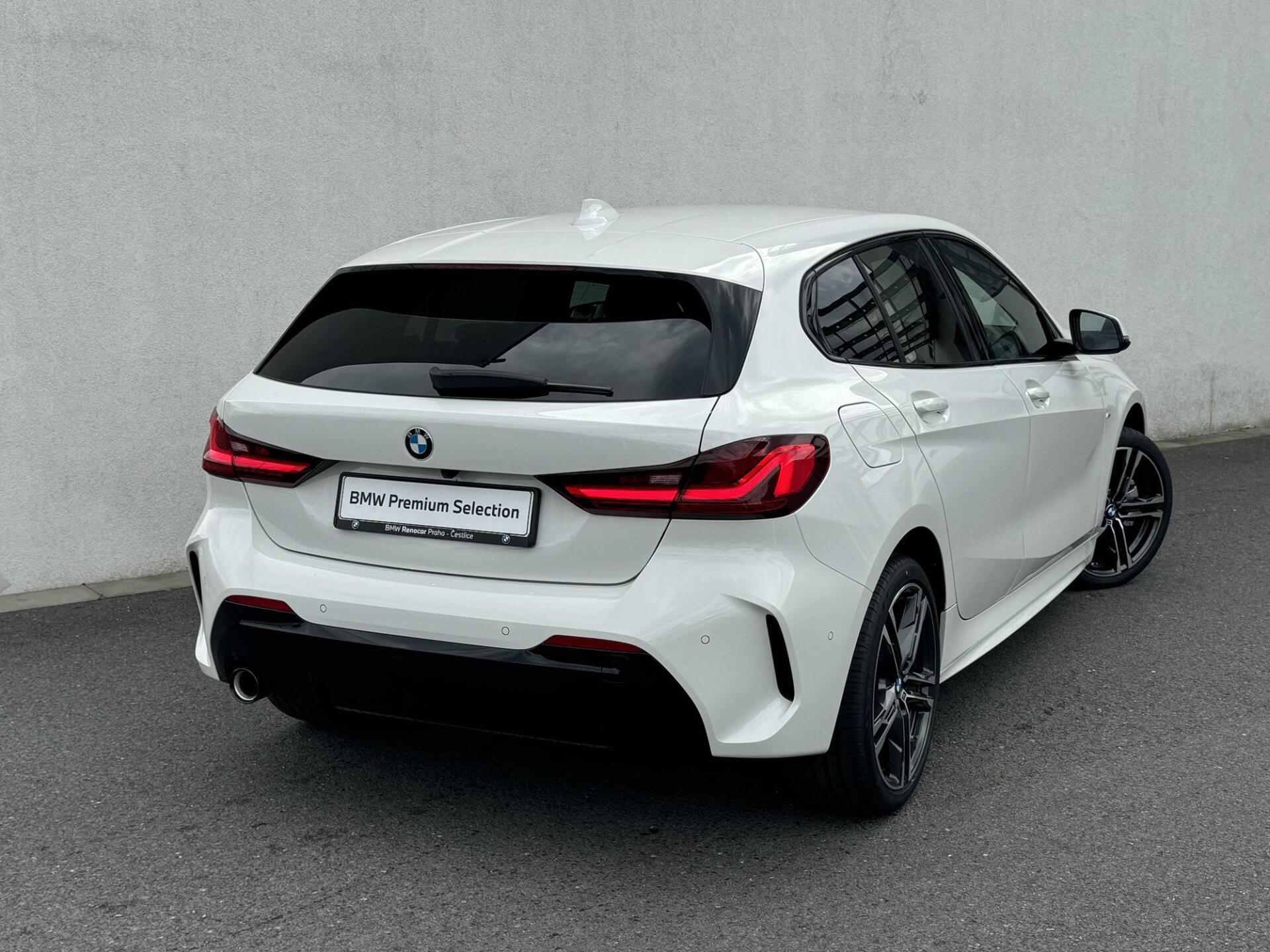 BMW Řada 1, 118i Hatchback - fotka 2