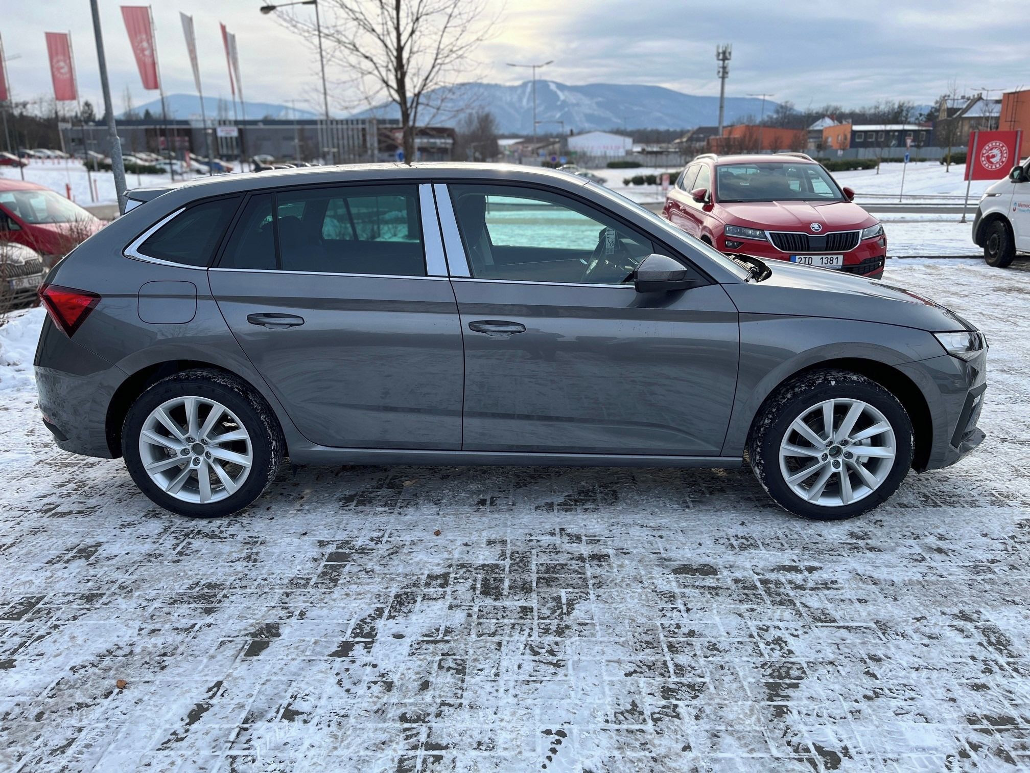 Škoda Scala, 130 let Premium TSI 85 REZERV. - fotka 4