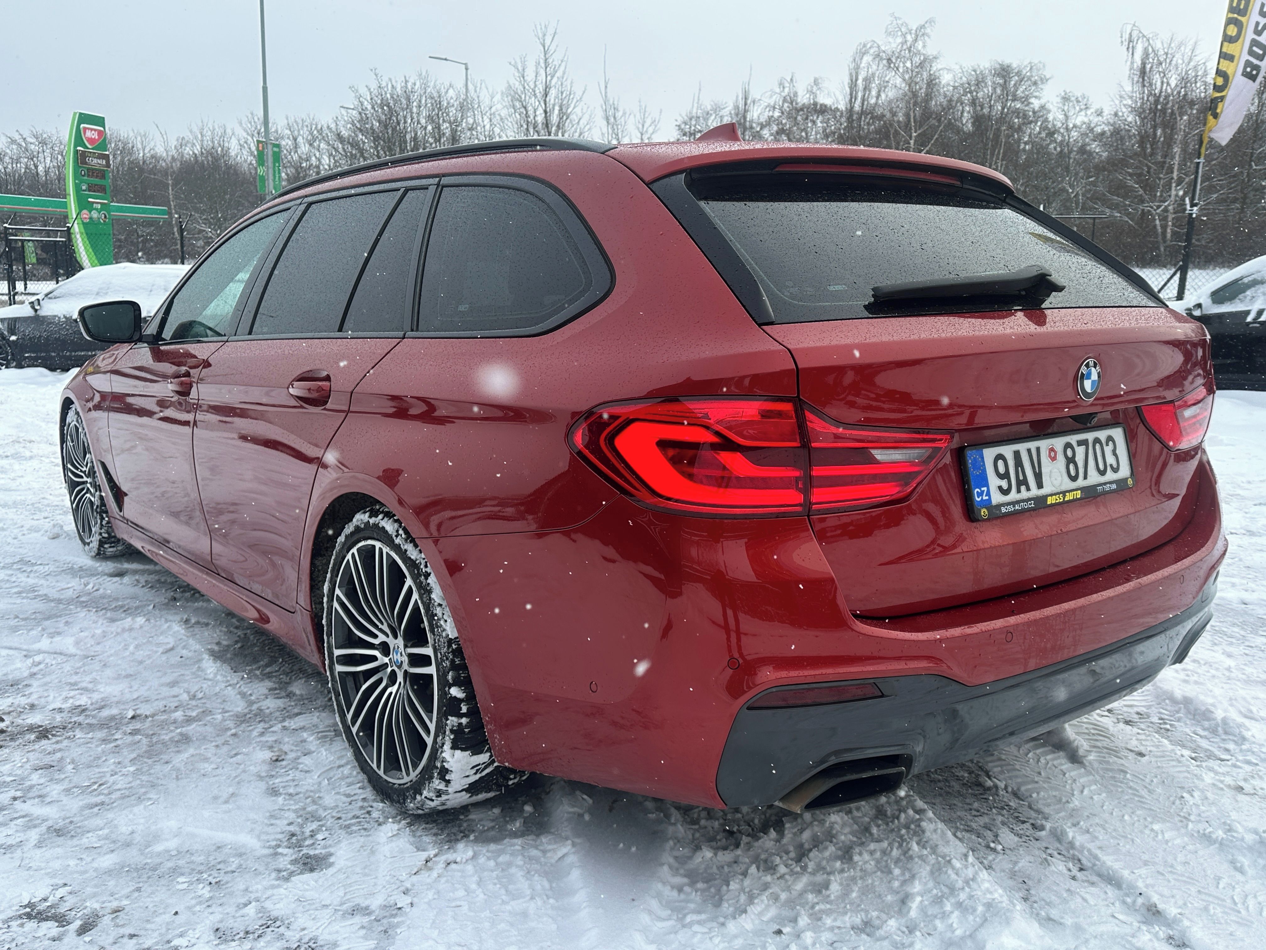 BMW Řada 5, BMW 530D 2019 - fotka 4
