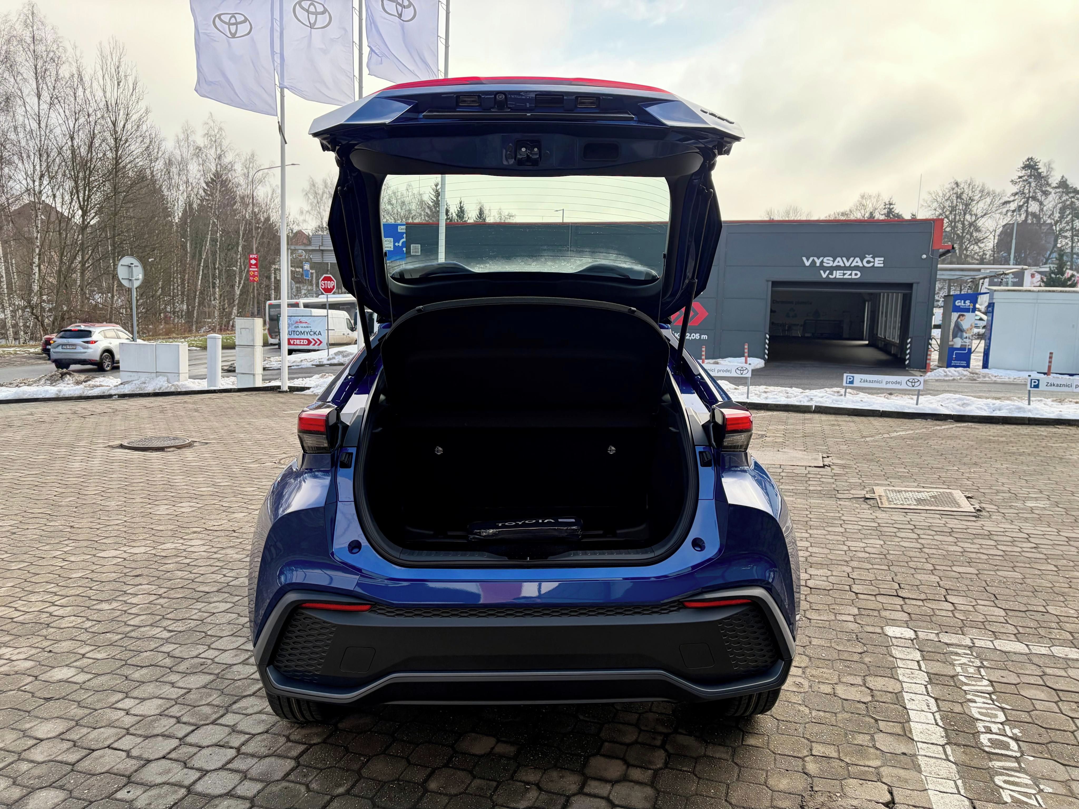 Toyota C-HR, 1,8 HEV 140k Limited Edition - fotka 6