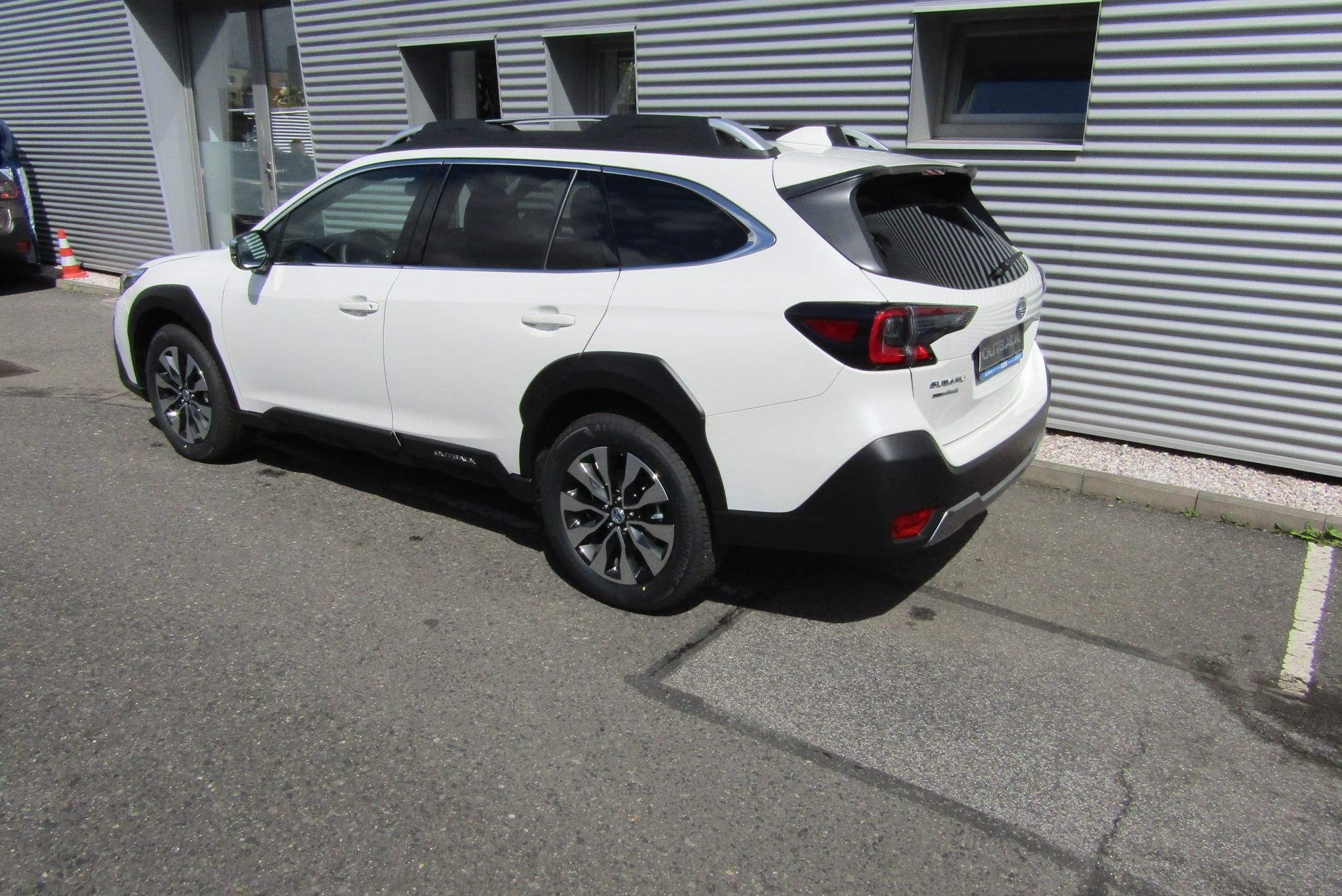 Subaru Outback, 2,5i TOURING MY25.5 - fotka 5