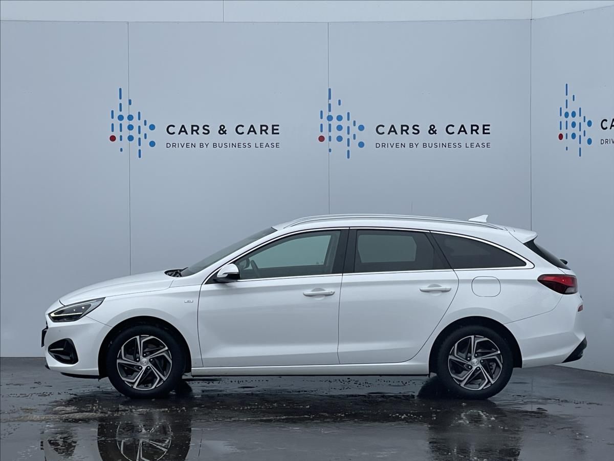 Hyundai i30, 1,5 T-GDI Combi Smart - fotka 2