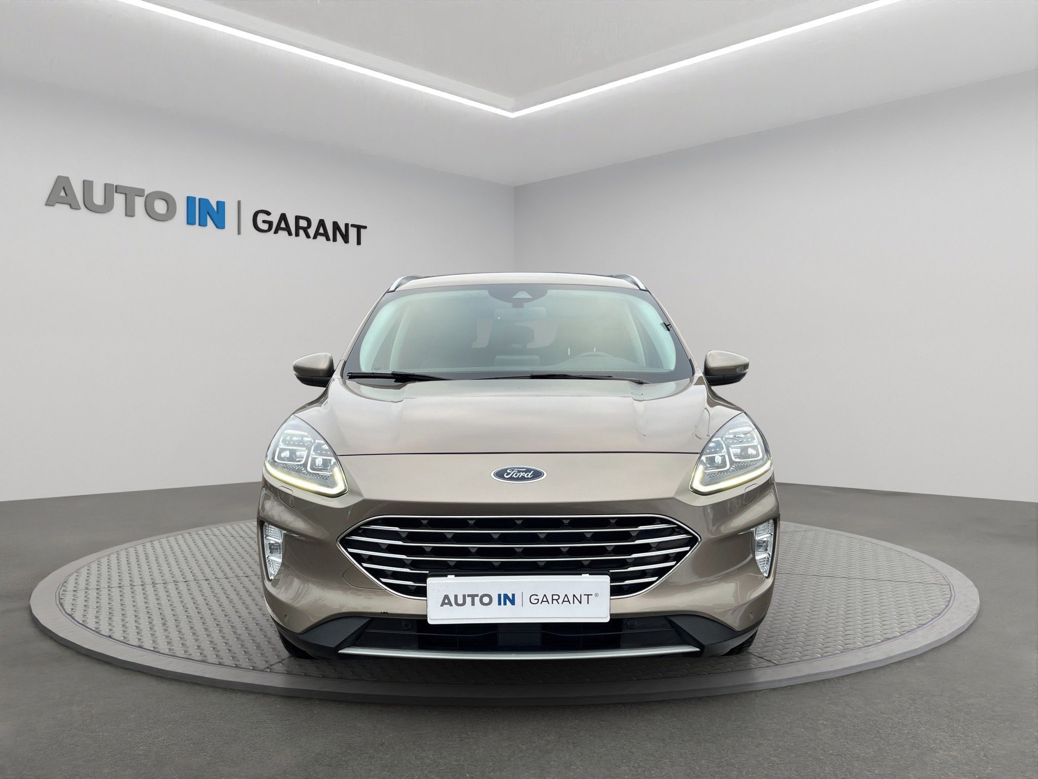 Ford Kuga, 1.5 110kw, ČR, 1. maj - fotka 2