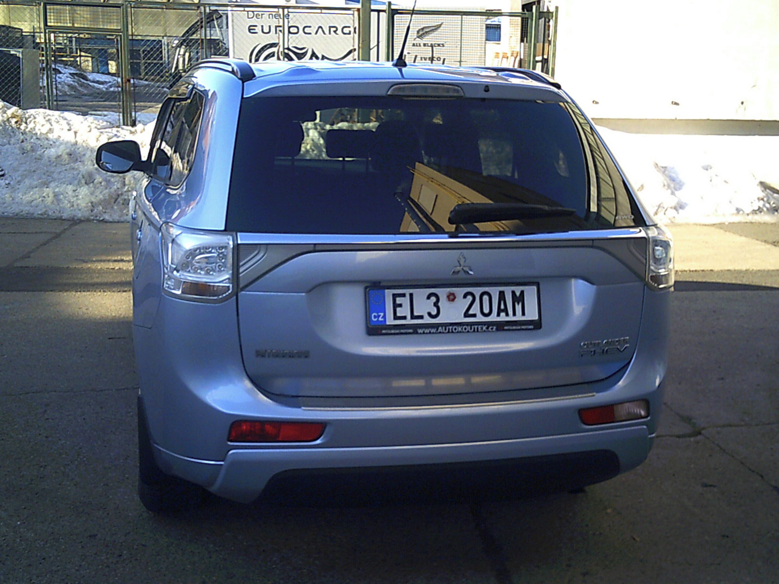 Mitsubishi Outlander, 2.0 Plug-In - fotka 3