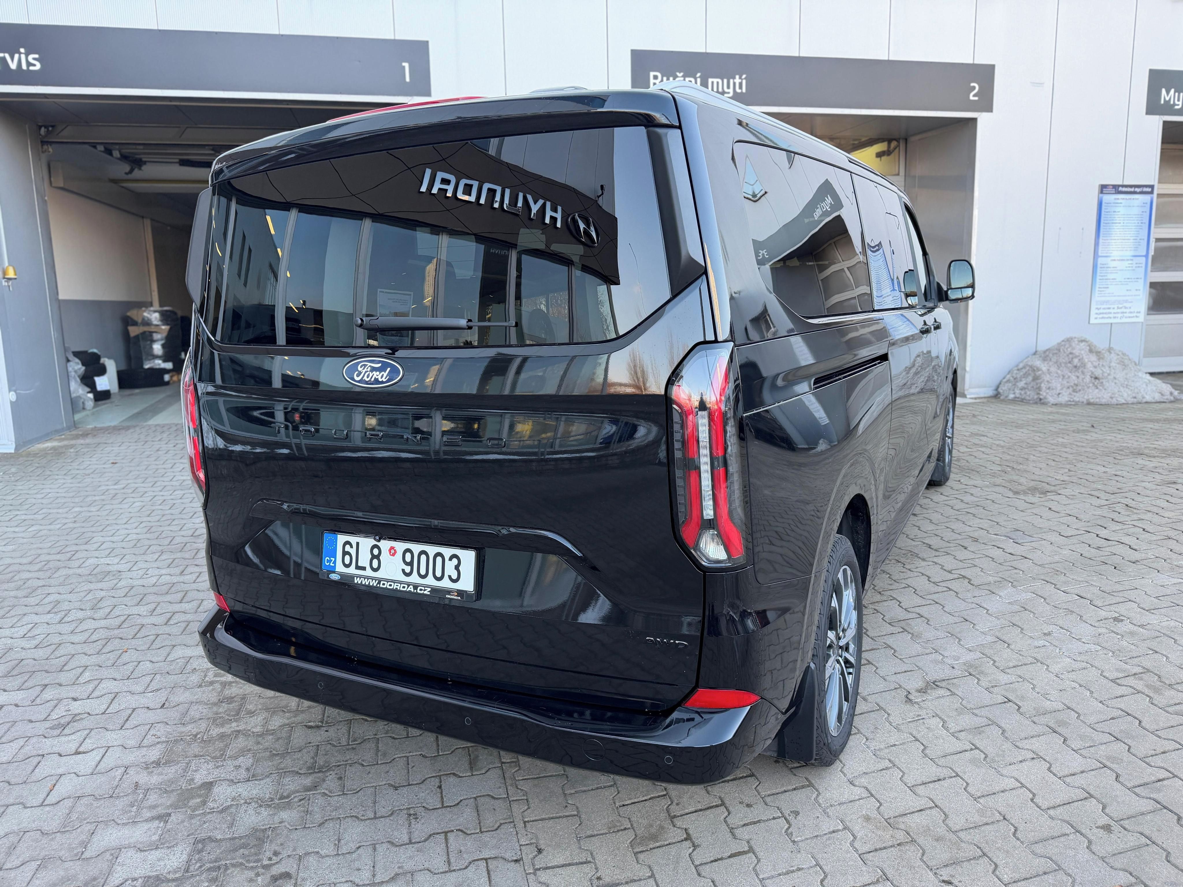 Ford Tourneo Custom, TITANIUM X 2,0  4x4  L2 A/T - fotka 3