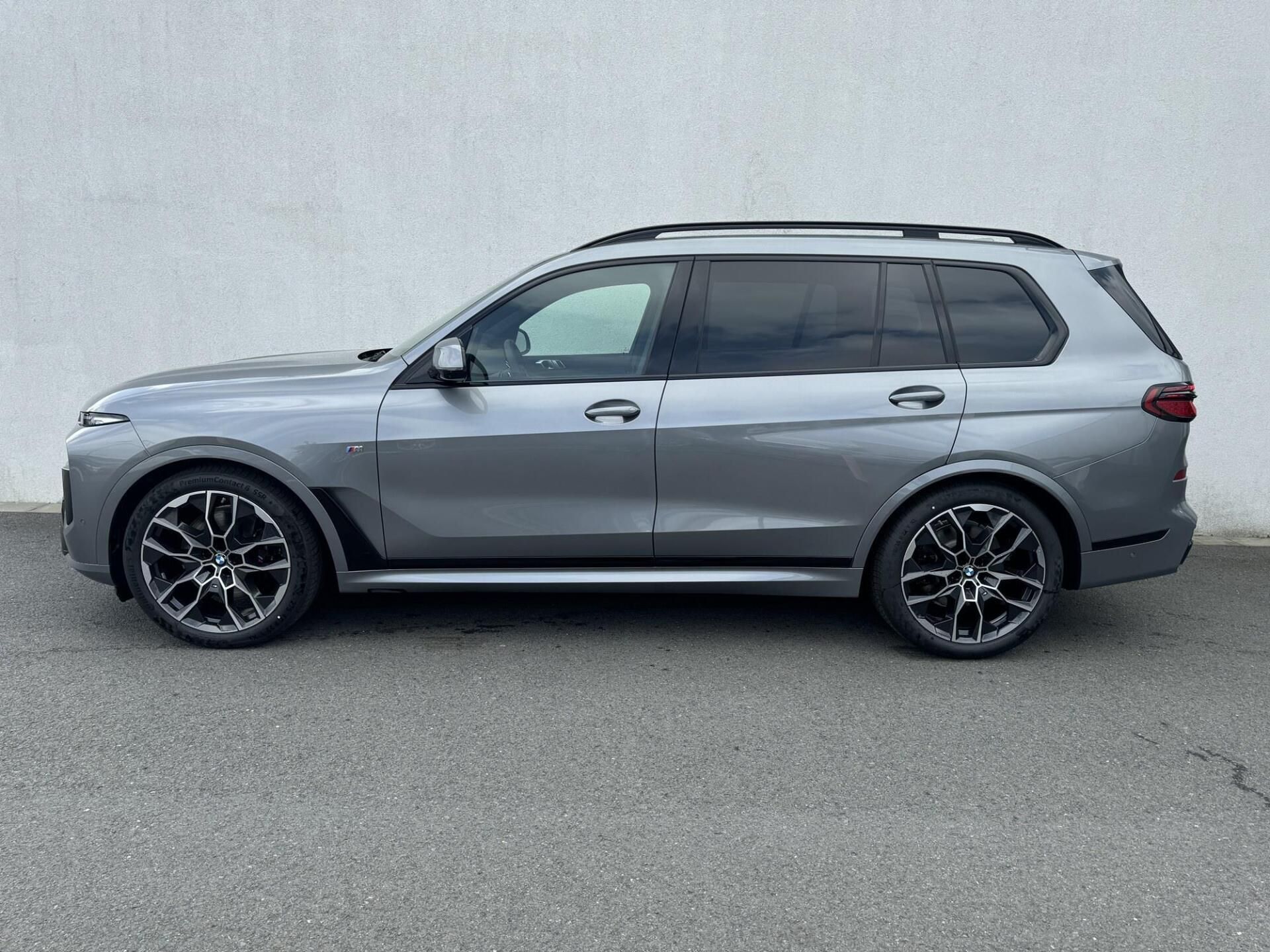 BMW X7, X7 xDrive40i - fotka 4