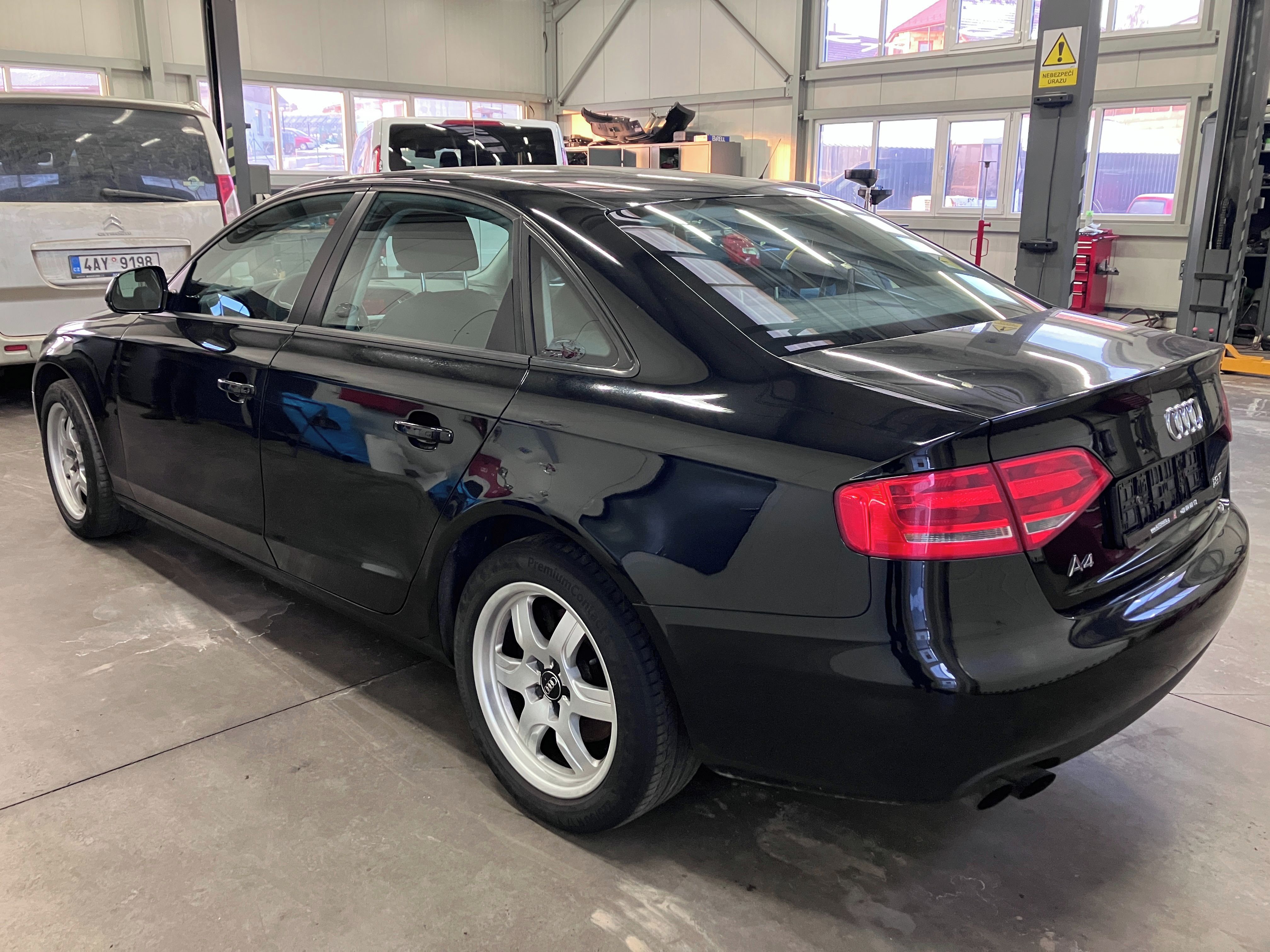 Audi A4, 1,8 TFSI motor po GO - fotka 3