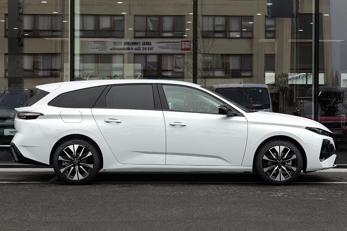 Peugeot 308, 1,2 ALLURE Hybrid 145 e-DCS6 - fotka 4
