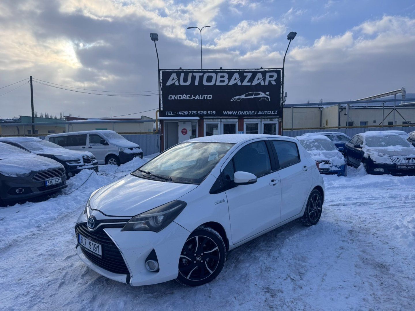 Toyota Yaris, HYBRID 1,5 54 KW STK AUTOMAT
