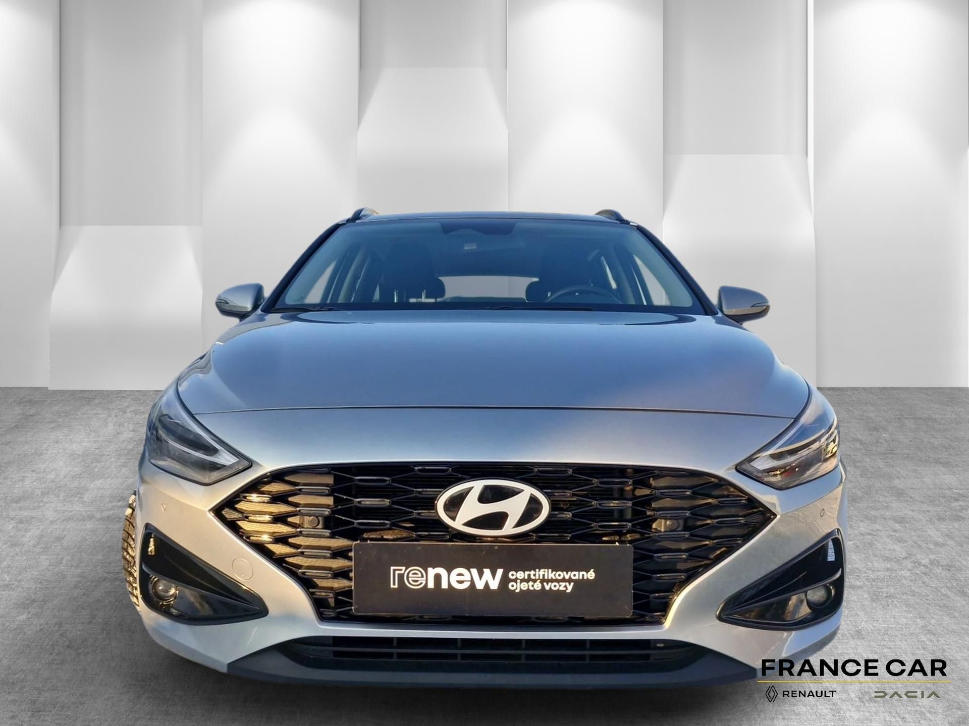 Hyundai i30, 1,0 T-GDi 74 kW SMART ČR - fotka 2