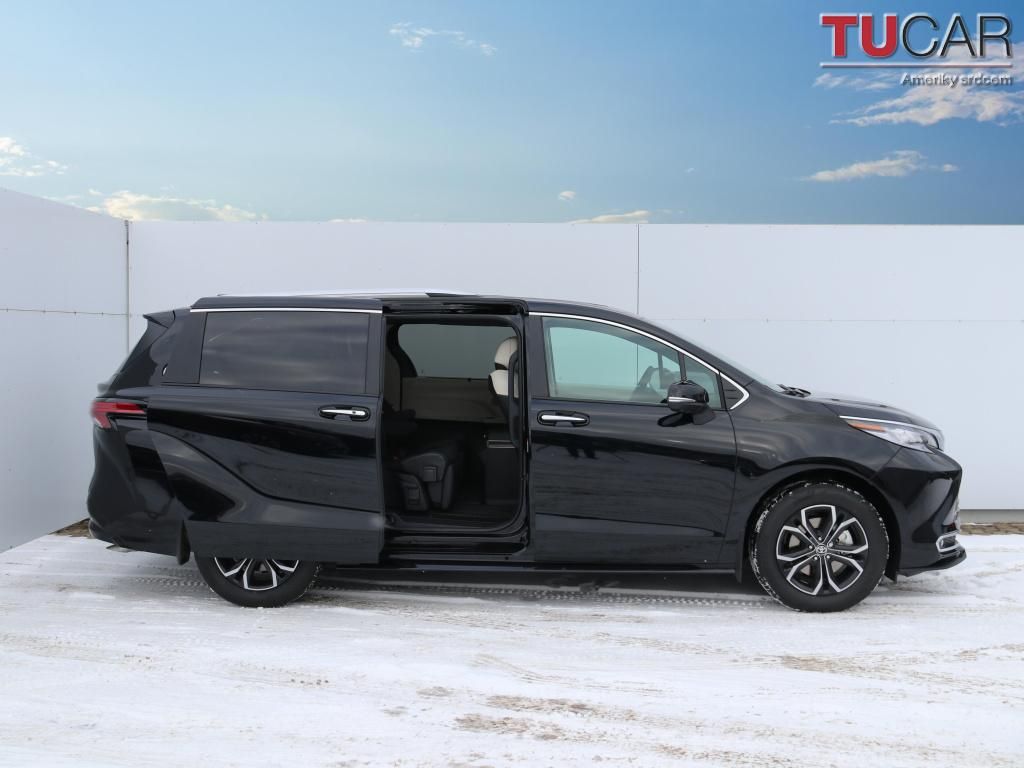 Toyota Sienna, Platinum 2.5 HEV AWD - fotka 4