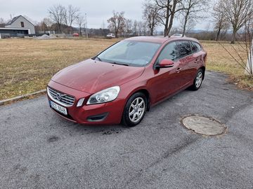 Volvo v60 1,6 d2