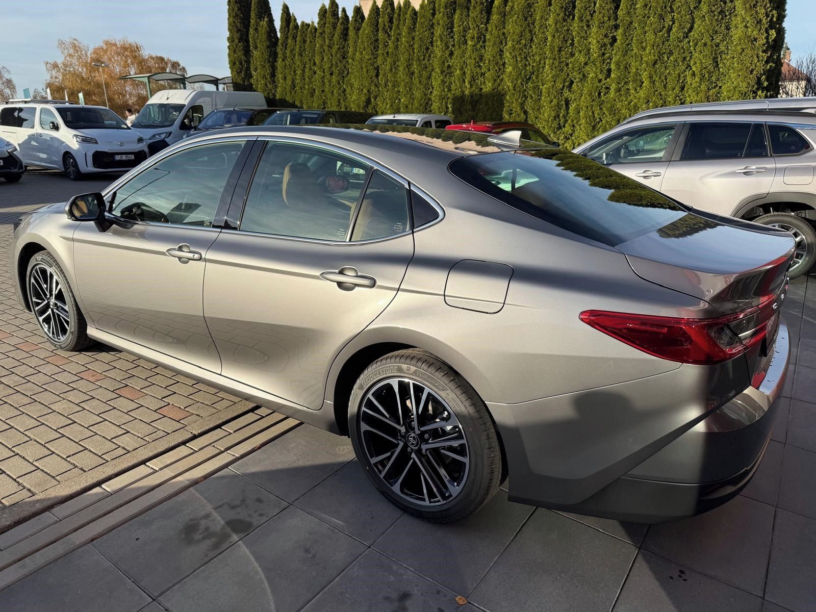 Toyota Camry, 2.5HEV 231PS Executive - fotka 5