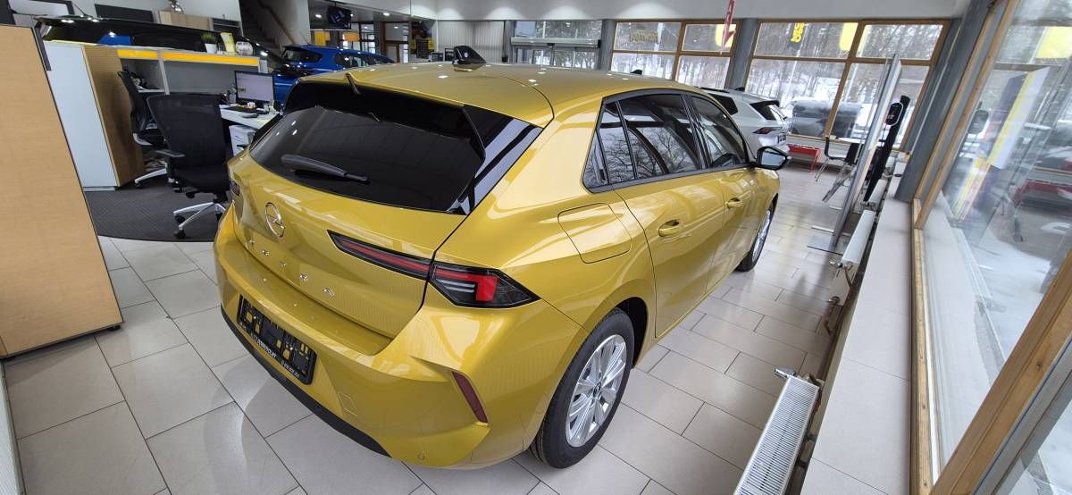 Opel Astra, Edition HB 1.2 TURBO (96kW/130 - fotka 5