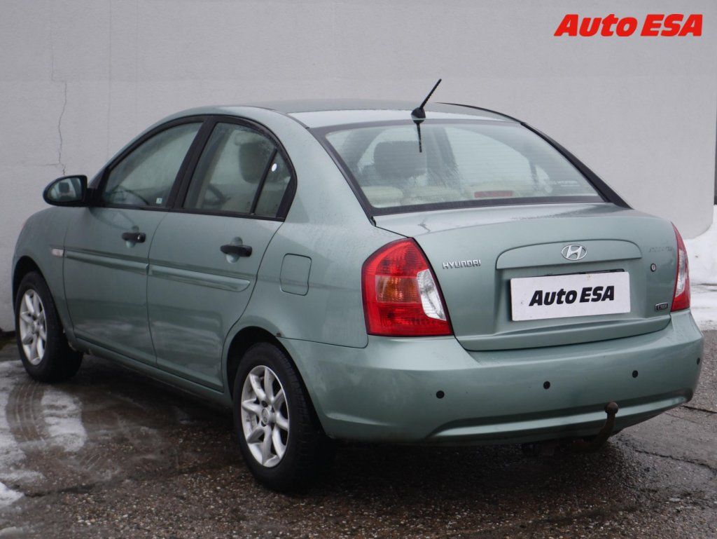 Hyundai Accent, 1.5 CRDi,1.maj,ČR,TZ - fotka 4