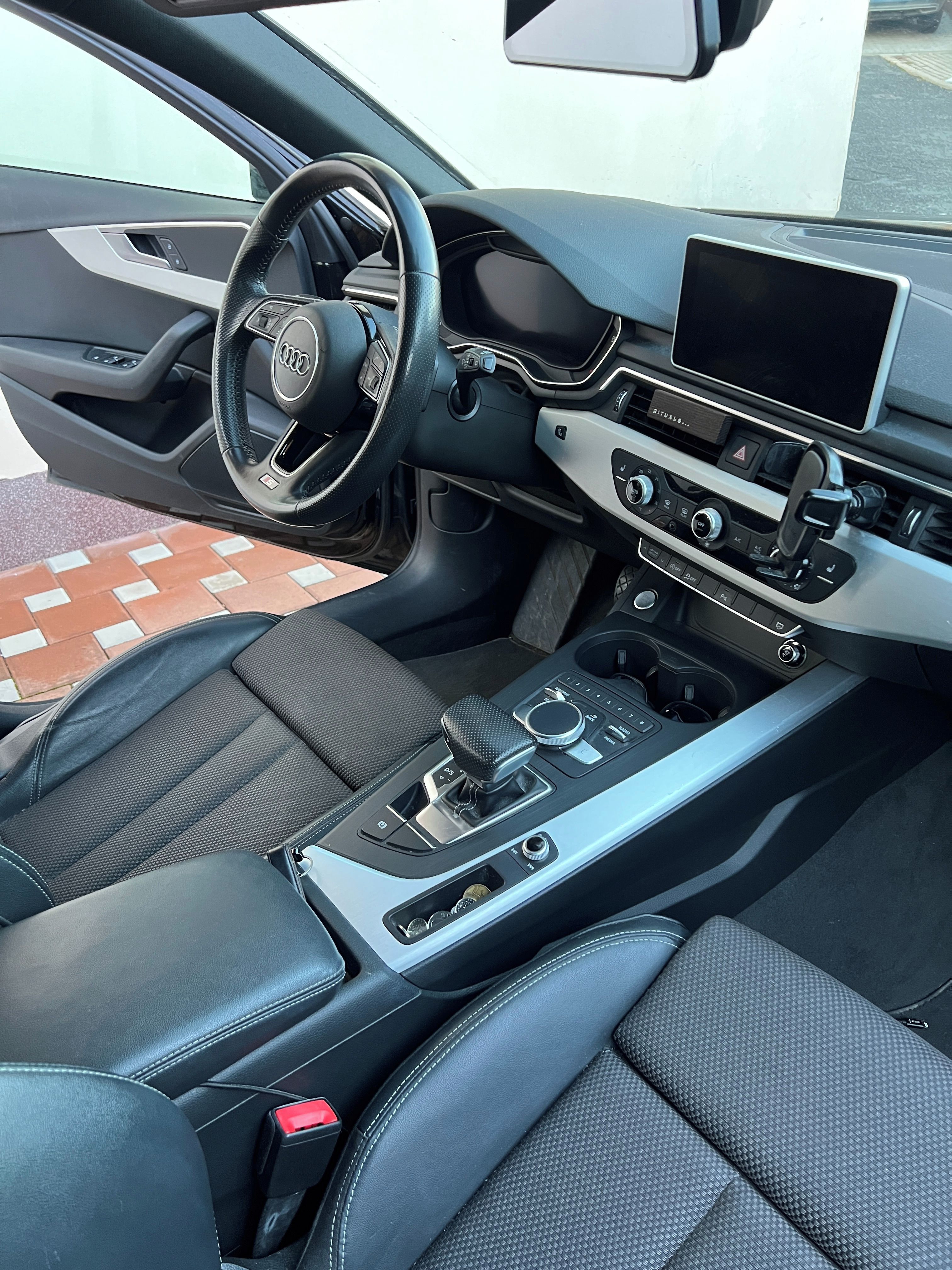 Audi A4 Avant, 2.0 TDi 140 kw QUATTRO S-Line - fotka 6