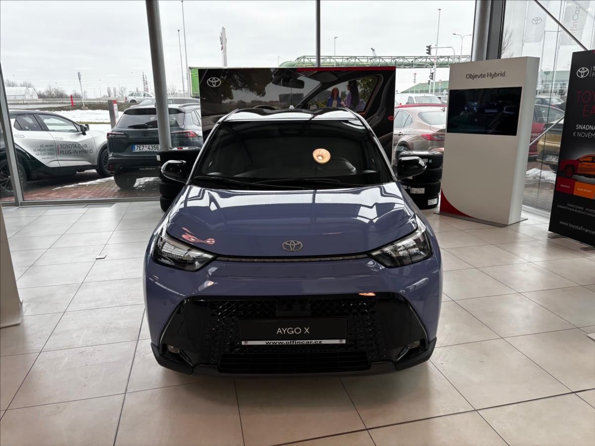 Toyota Aygo, 1,5 HEV Executive - fotka 2