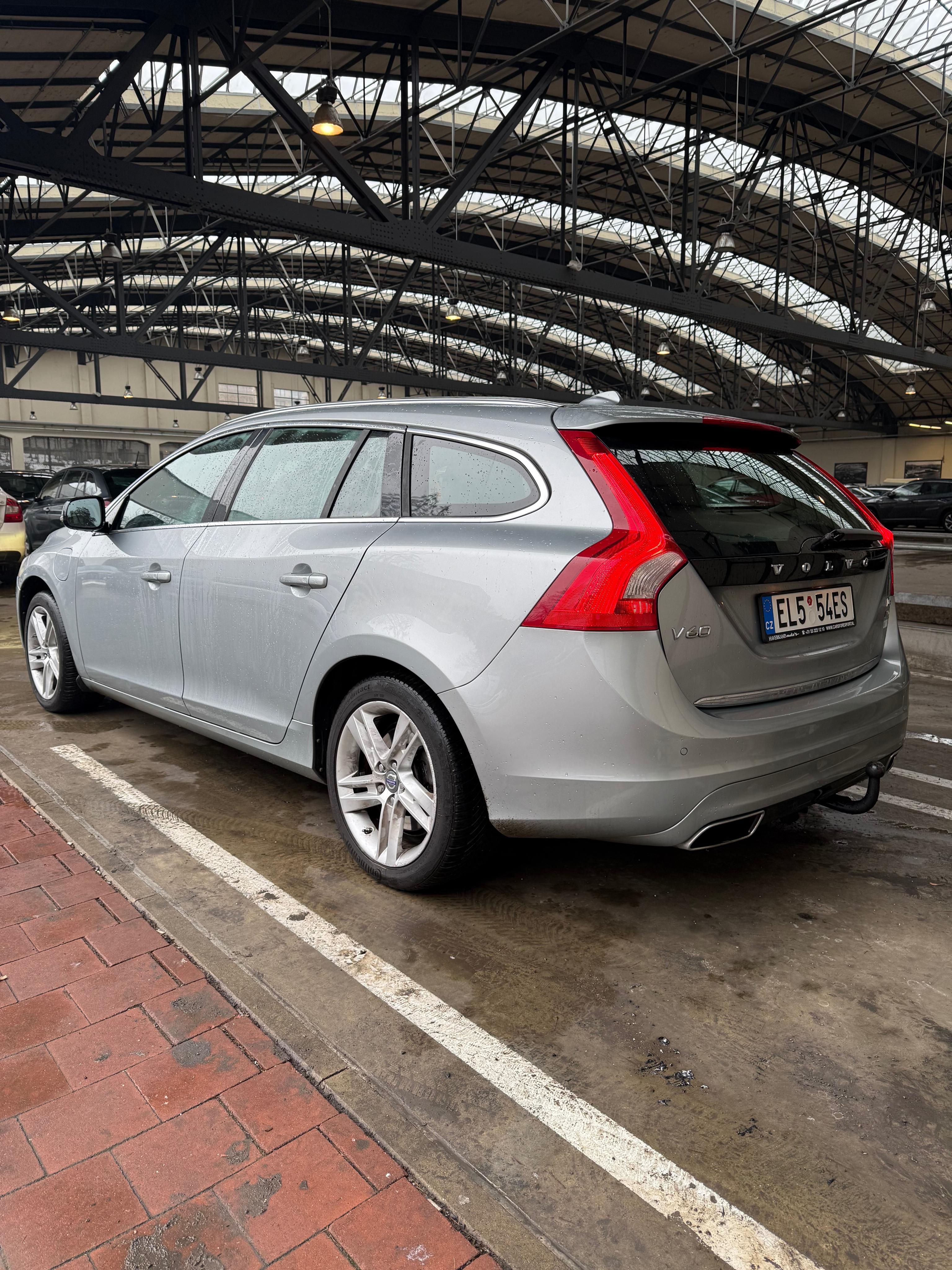 Volvo V60 - fotka 5