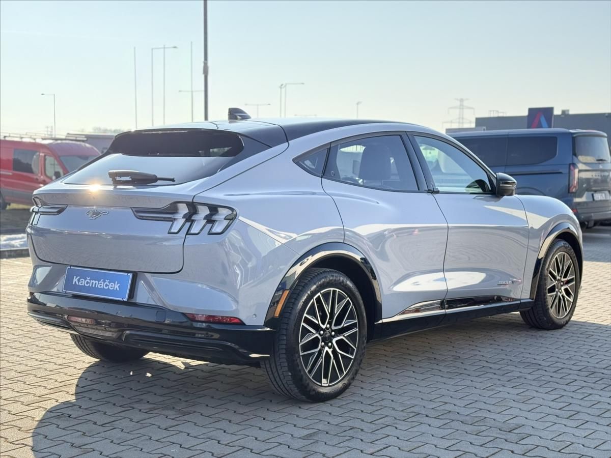 Ford Mustang Mach-E, 88kWh Premium Panorama - fotka 5
