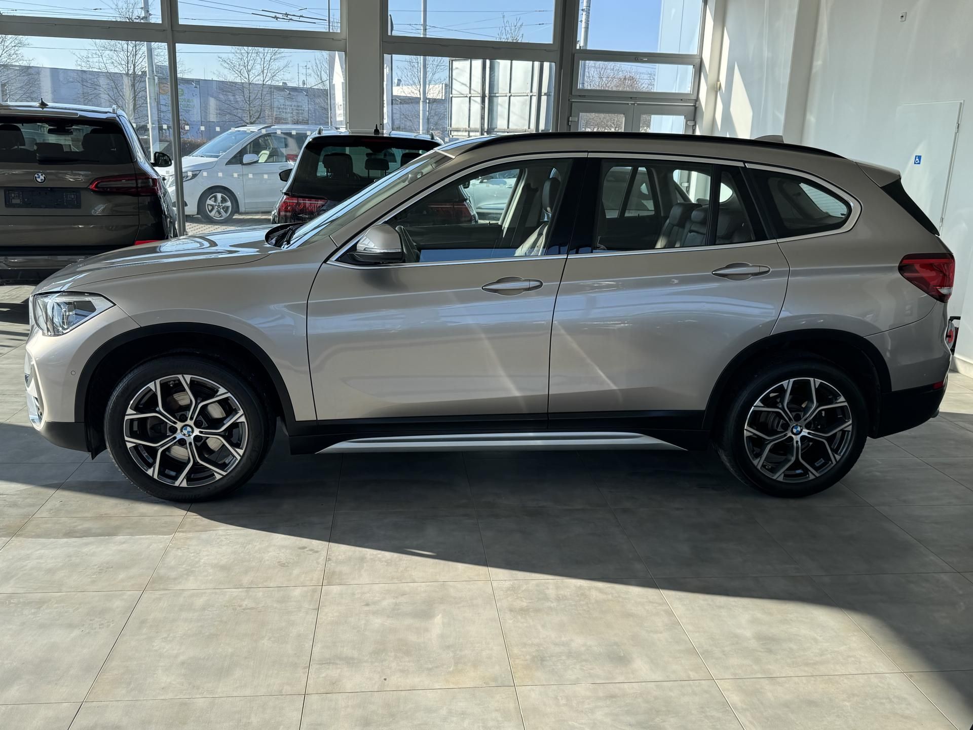 BMW X1, xDrive 18d X-LINE LED NAVI - fotka 4