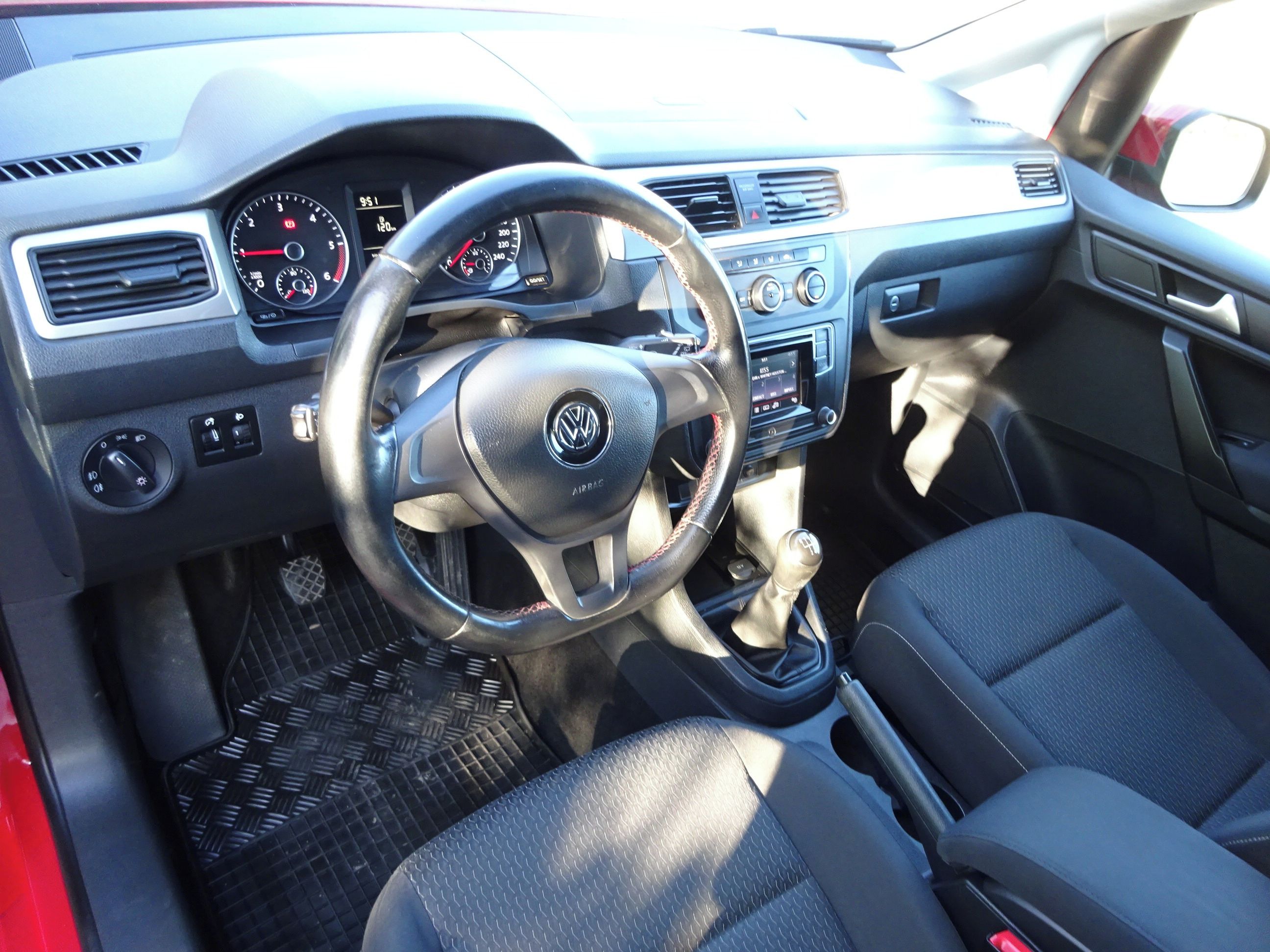 Volkswagen Caddy, 2.0 TDI (75 KW) Koupeno v ČR - fotka 5