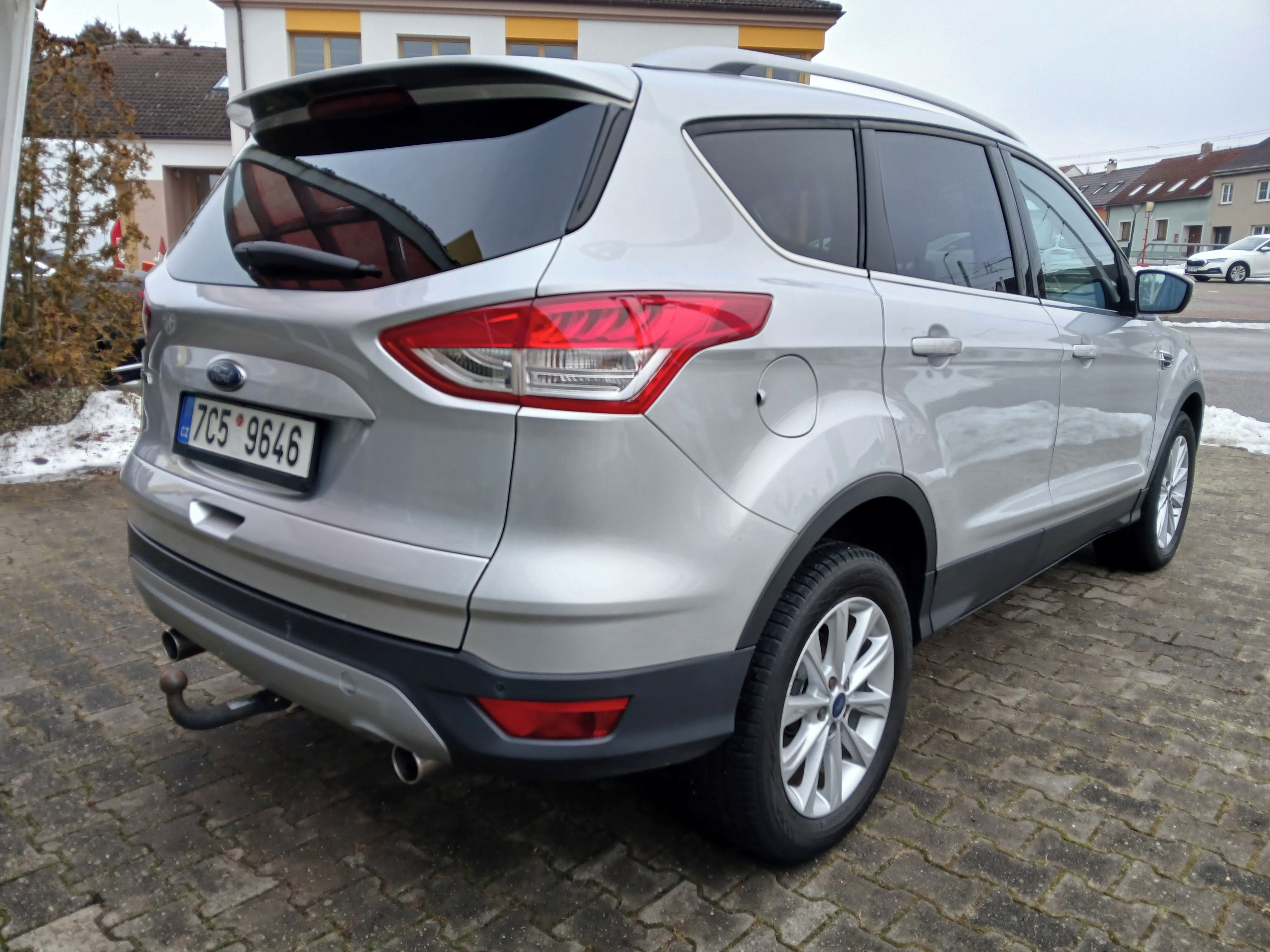 Ford Kuga, 2.0TDCI Titanium,110kW,4x4 - fotka 5