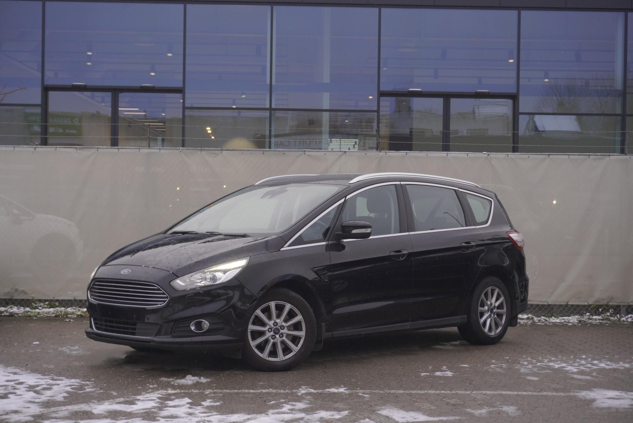 Ford S-MAX, 2.0i ECOBOOST 176kW TITANIUM - fotka 2