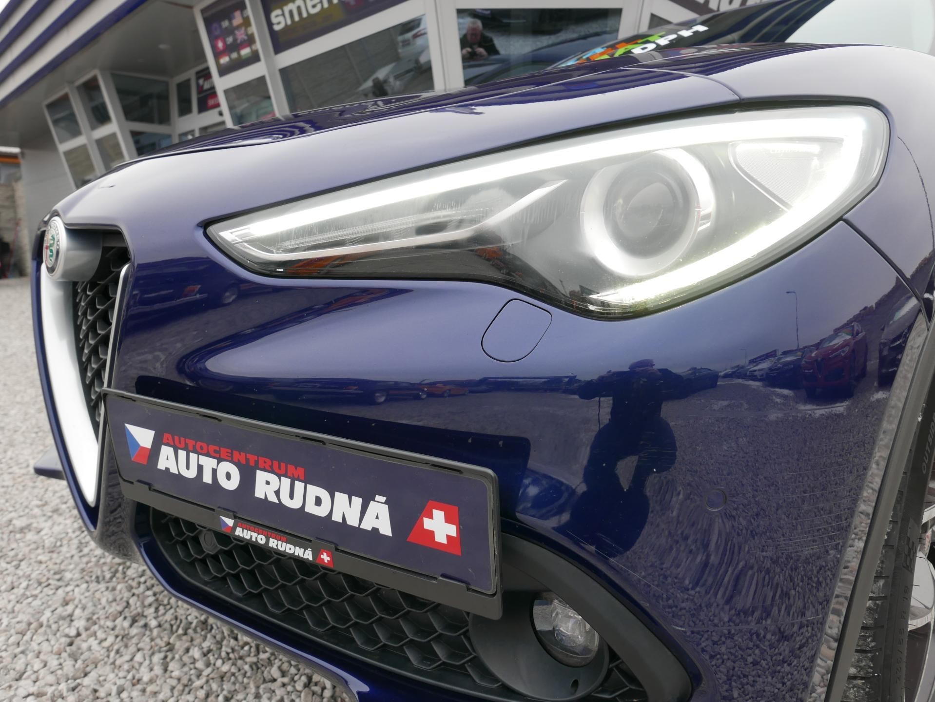 Alfa Romeo Stelvio, 2,2 JTD Q4 154kW Automat - fotka 2