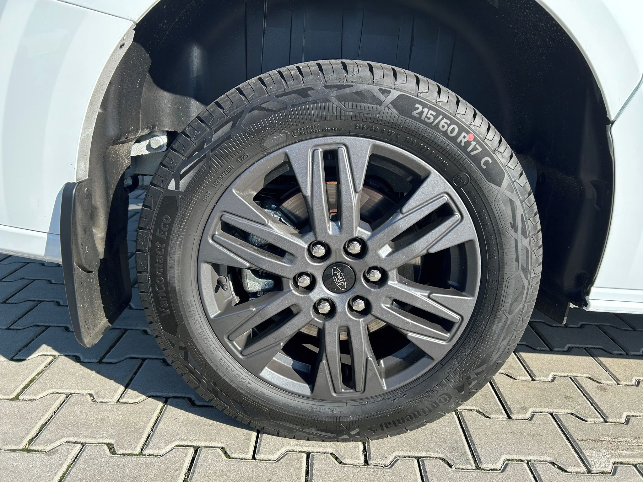 Ford Tourneo Custom, 2.0 EcoBlue 110kW Titanium L1 - fotka 4