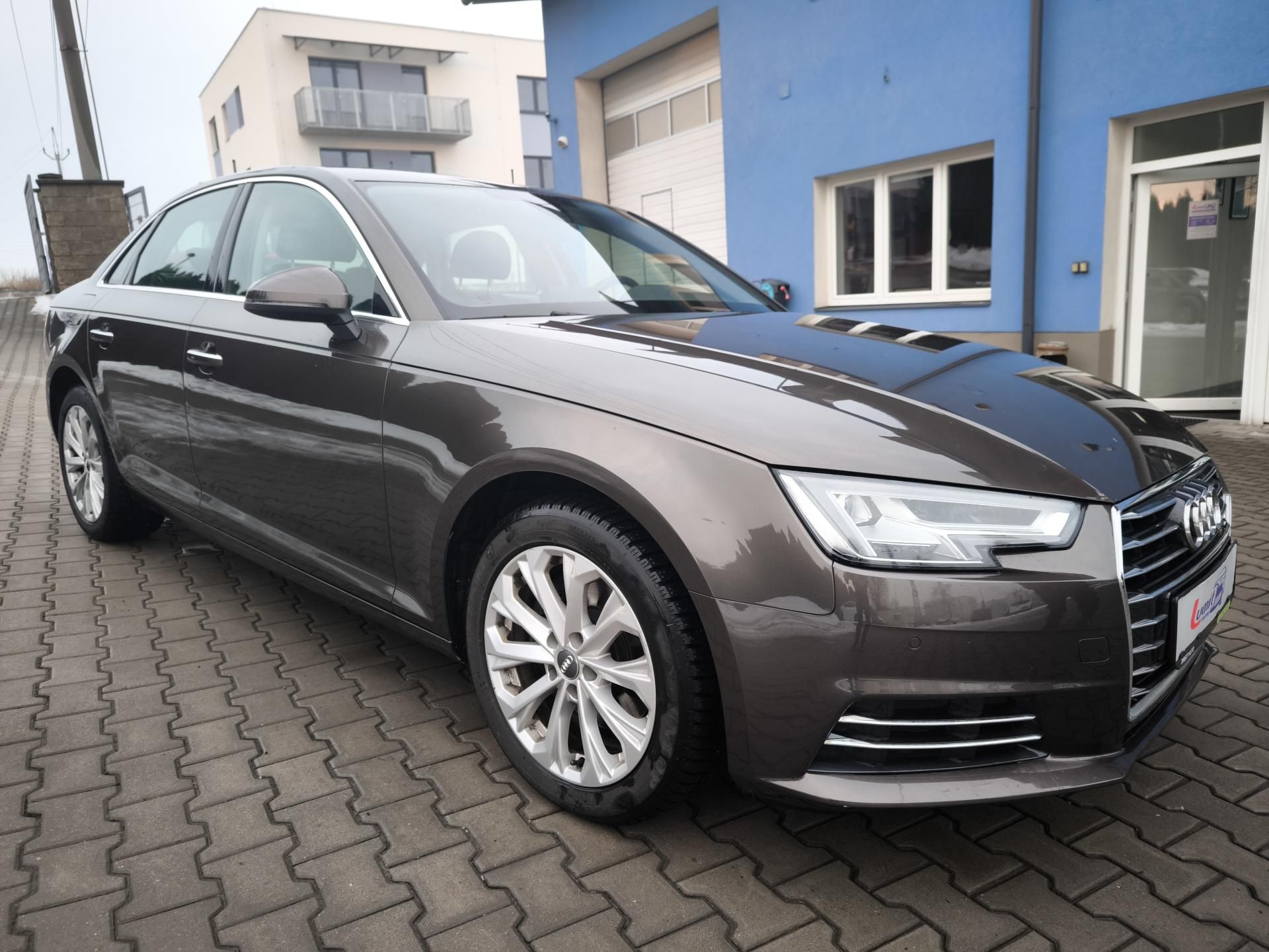 Audi A4, 2.0 TDi - fotka 3